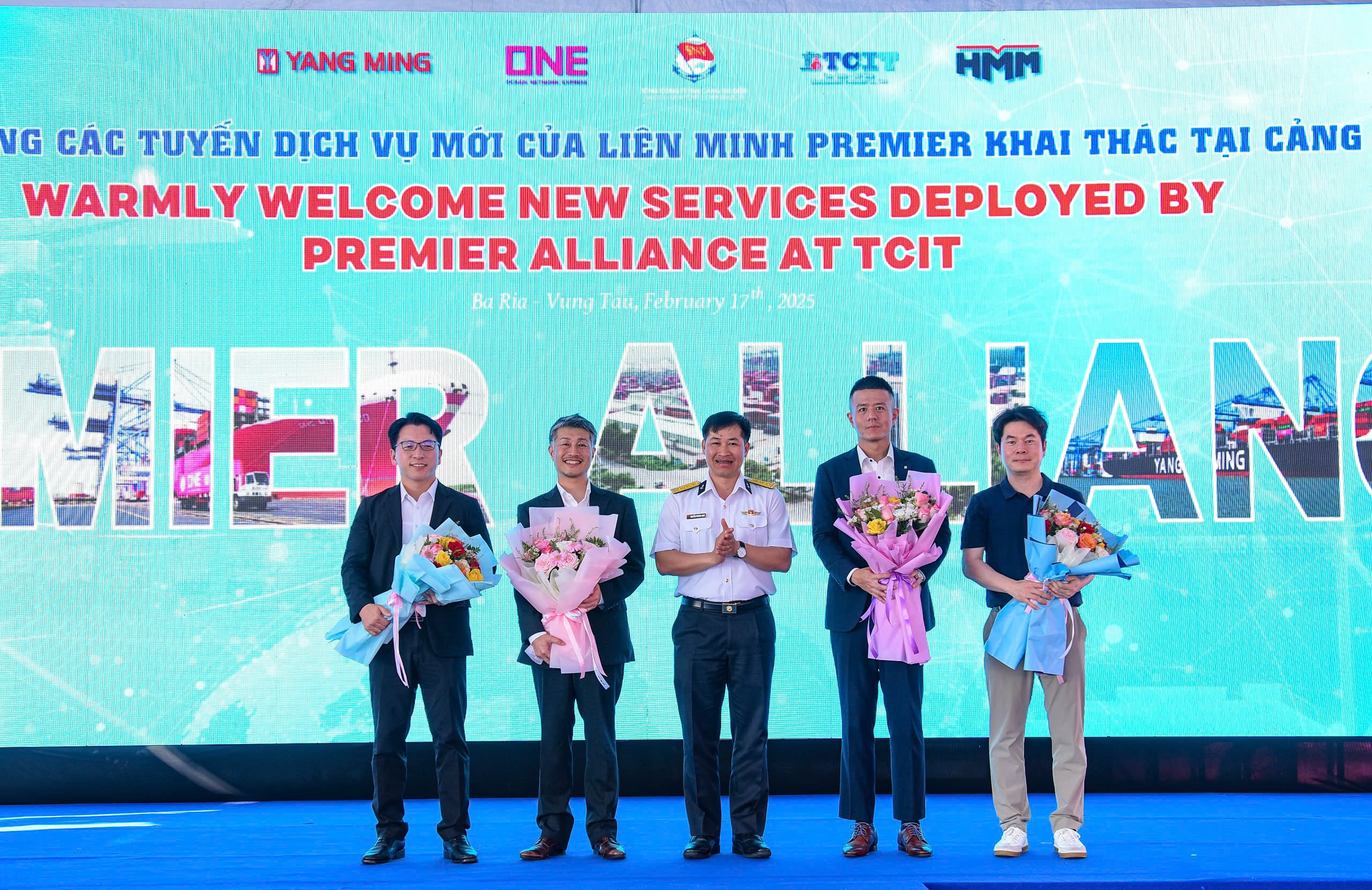 Đón tuyến dịch vụ mới của Liên minh Premier khai thác tại cảng TCIT