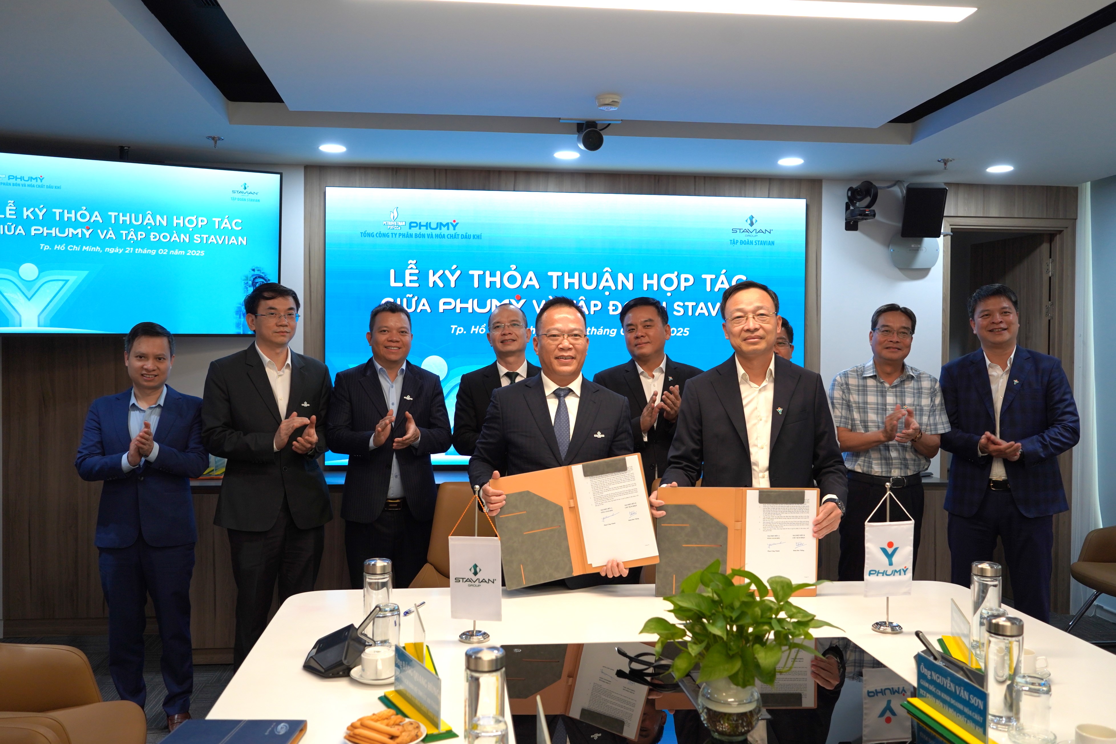 Thoả thuận Hợp tác giữa Phú Mỹ và Tập đoàn Stavian về hóa chất và hạt nhựa