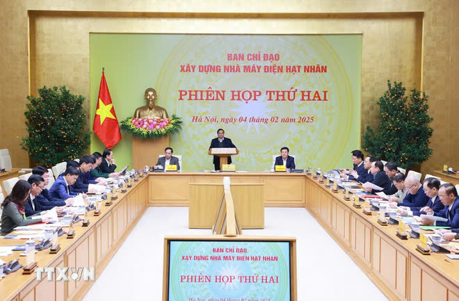 Thủ tướng Phạm Minh Chính phát biểu tại phiên họp.