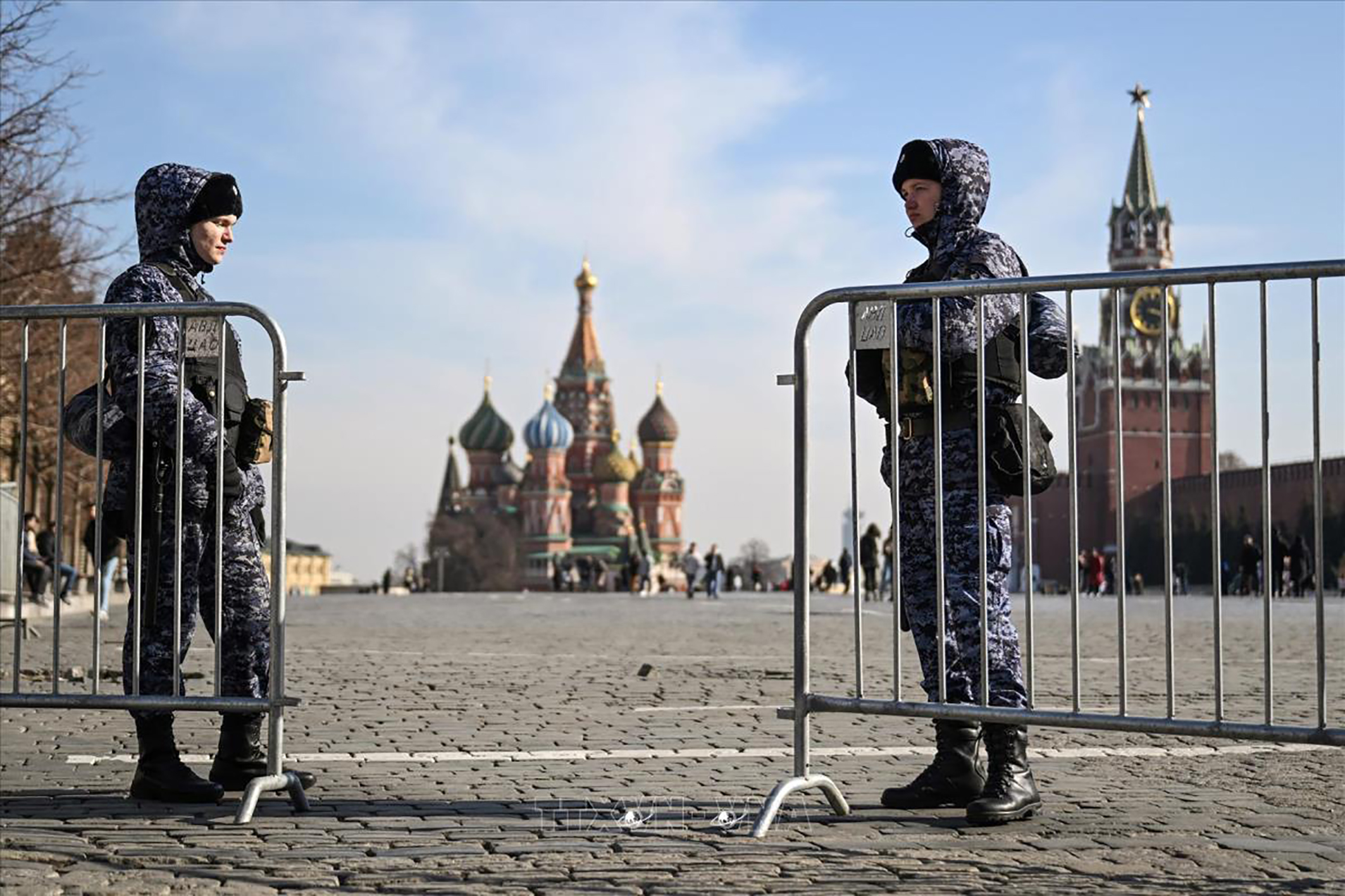 Lực lượng an ninh gác tại thủ đô Moscow, Nga.