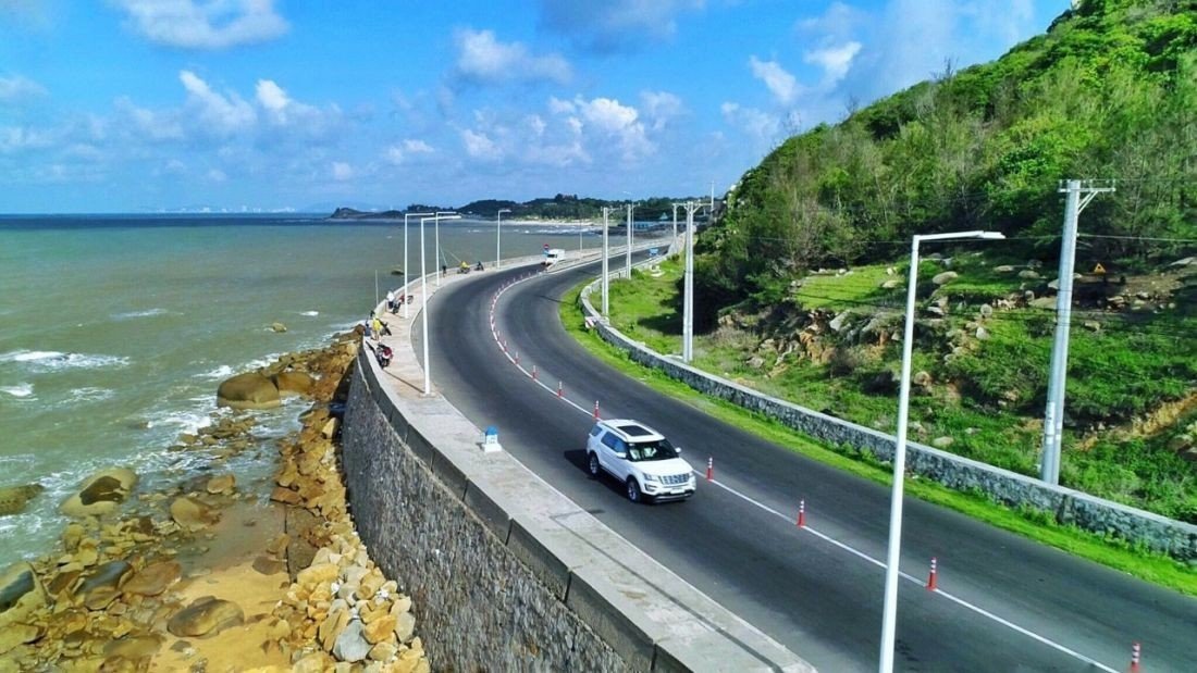 Đèo nước ngọt Long Hải nhìn từ trên cao.  Ảnh: Quang Vũ