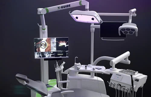 Nhiều nha khoa sử dụng các công nghệ hiện đại như cấy ghép Implant bằng robot, công nghệ định vị 3D giúp đặt trụ Implant chính xác và giảm thiểu xâm lấn