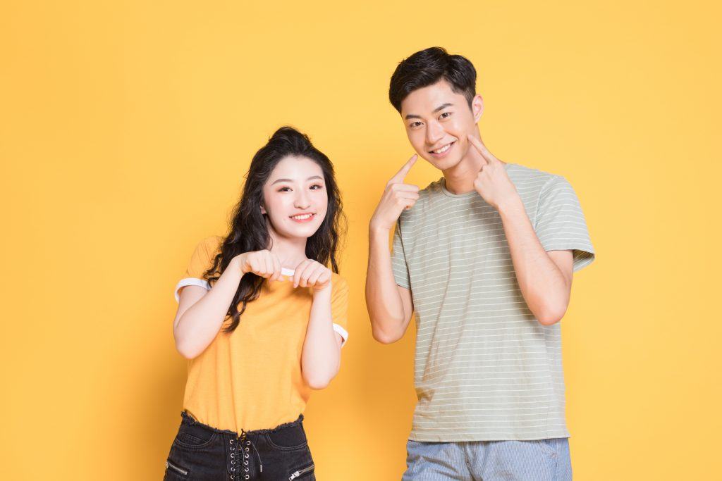 Dù bạn có yêu ai đi nữa thì bạn vẫn luôn có một điểm tựa tinh thần vững chắc để dựa vào. Nhất là những người cùng tuổi, họ sẽ động viên tinh thần bạn, đồng cảm và sẻ chia mọi niềm vui nỗi buồn cùng bạn.