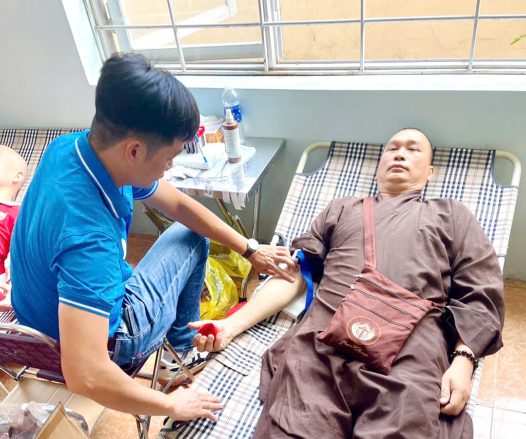 Tiếp nhận 494 đơn vị máu