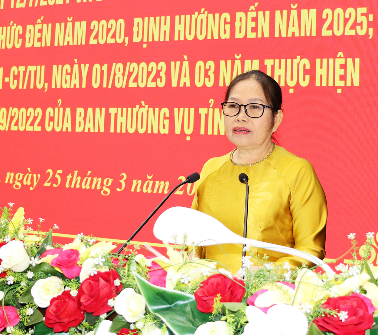 Vượt chỉ tiêu kết nạp đảng viên, nâng cao chất lượng cán bộ