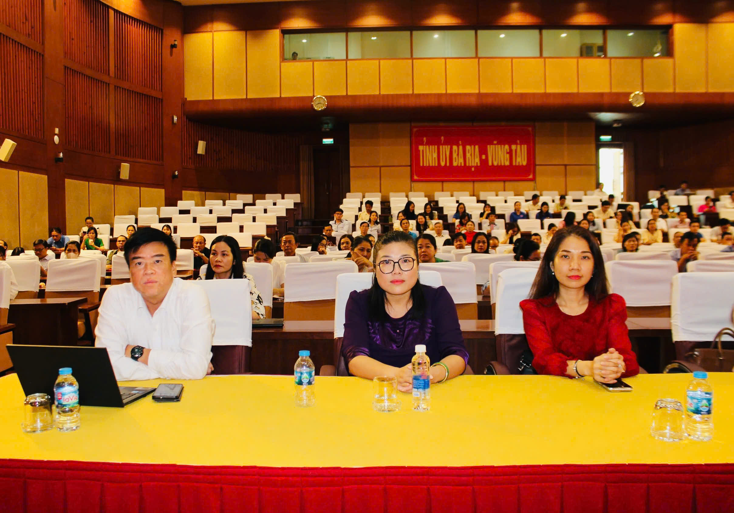 Quán triệt, triển khai các kế hoạch của Trung ương, Tỉnh ủy