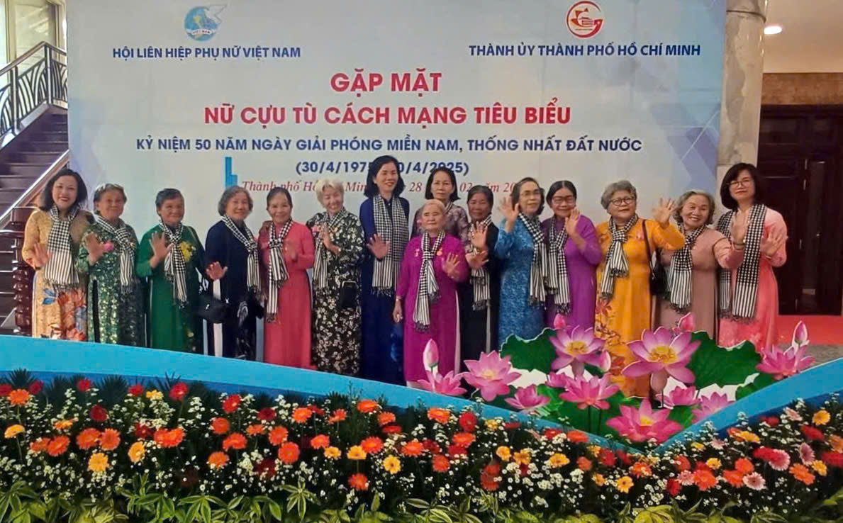 Các nữ cựu tù kháng chiến tỉnh Bà Rịa-Vũng Tàu tham gia chương trình gặp mặt nữ cựu tù tiêu biểu nhân dịp kỷ niệm 115 năm Ngày Quốc tế phụ nữ (8/3) và hướng tới kỷ niệm 50 năm Ngày Giải phóng miền Nam, thống nhất đất nước (30/4) tại TP.Hồ Chí Minh diễn ra ngày 28/2/2025.