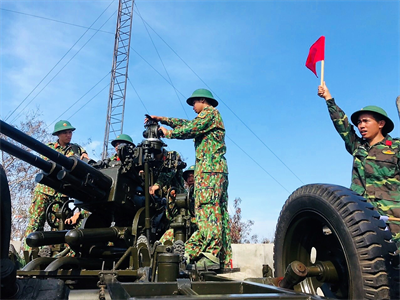 Cụm thi đua các đại đội thuộc Bộ CHQS tỉnh đặt mục tiêu hoàn thành mọi nhiệm vụ trong năm 2025. Trong ảnh: Đại đội Pháo Phòng không 37 triển khai công tác huấn luyện, SSCĐ.