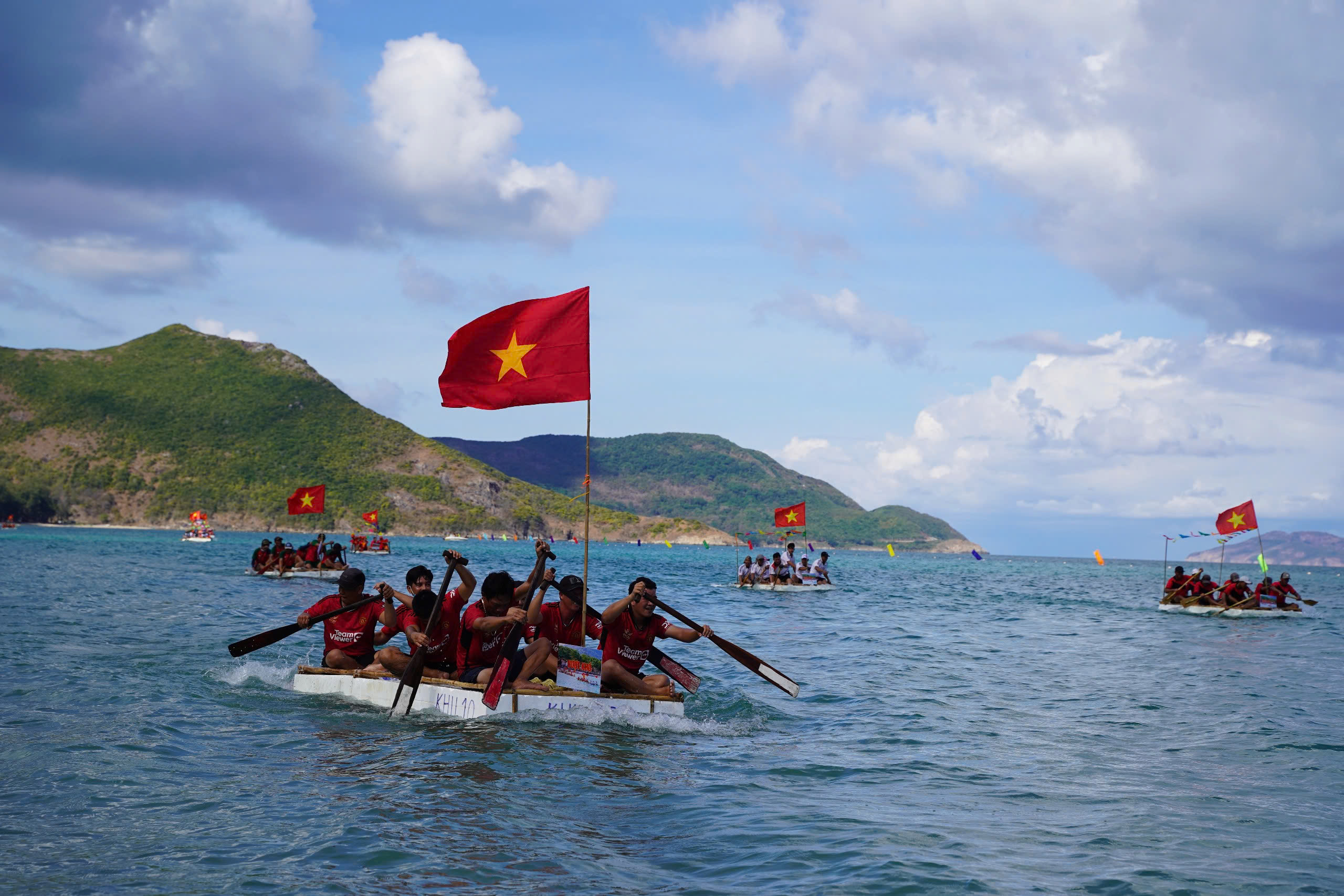 Hội thi Đua bè truyền thống lần thứ 