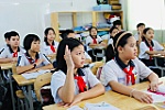 Trang bị sách giáo khoa cho học sinh sử dụng tại trường: Nhiều phụ huynh vẫn muốn mua thêm