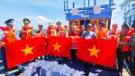 Vùng Cảnh sát biển 3 tuyên truyền pháp luật, tặng quà ngư dân huyện đảo Phú Quý