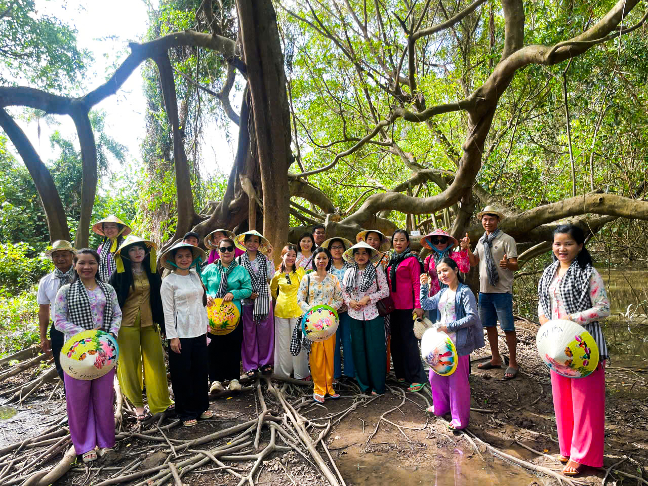 Tham quan mô hình nông nghiệp gắn với du lịch tại Bến Tre