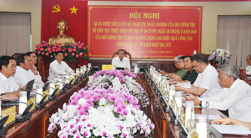 Huy động cả hệ thống chính trị và Nhân dân phòng, chống ma túy