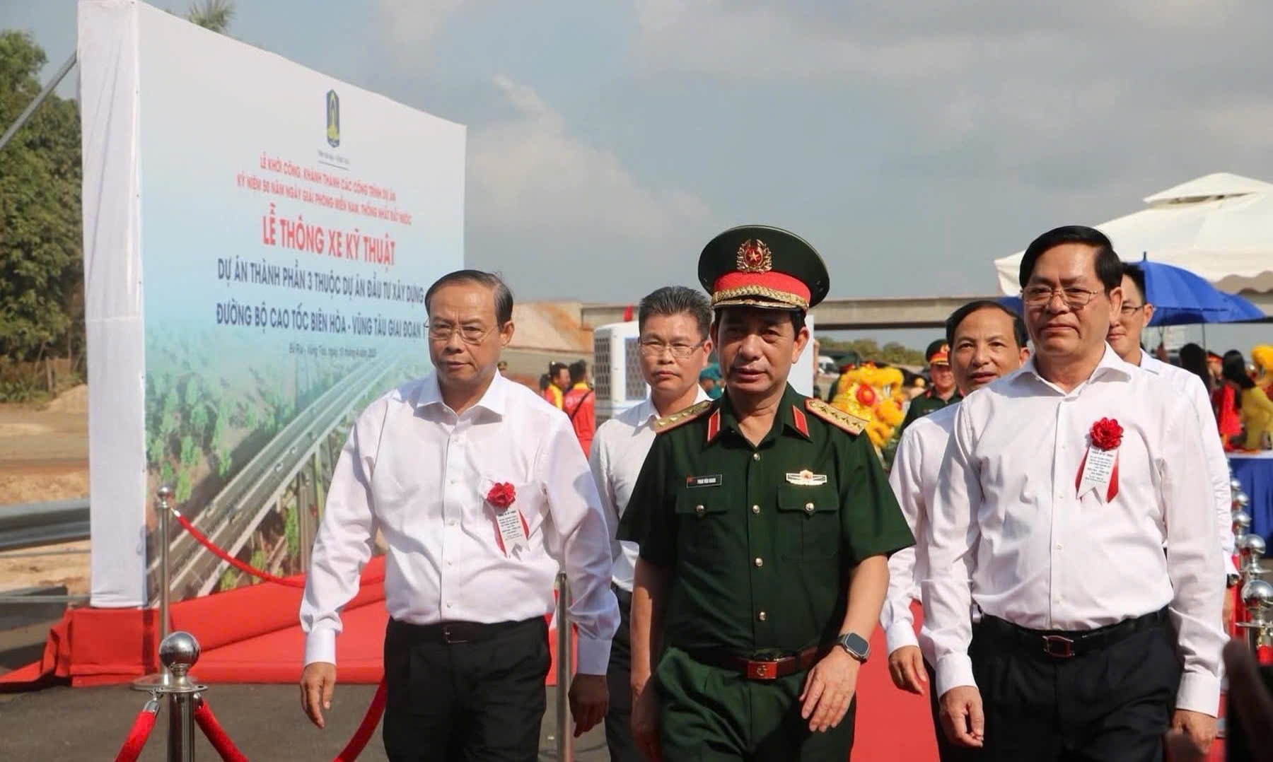 Thủ tướng chủ trì lễ khởi công, khánh thành 80 công trình, dự án lớn