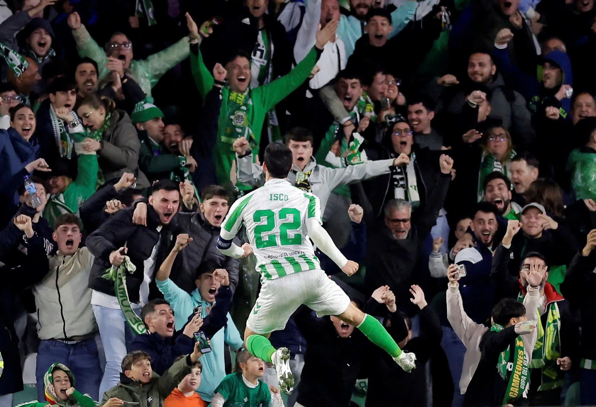 Isco sắm vai linh hồn trong lối chơi của Real Betis.