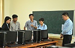 Tặng máy tính và trao học bổng