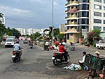 Họp chợ tự phát trên đường Nguyễn Hữu Cảnh (TP.Vũng Tàu)