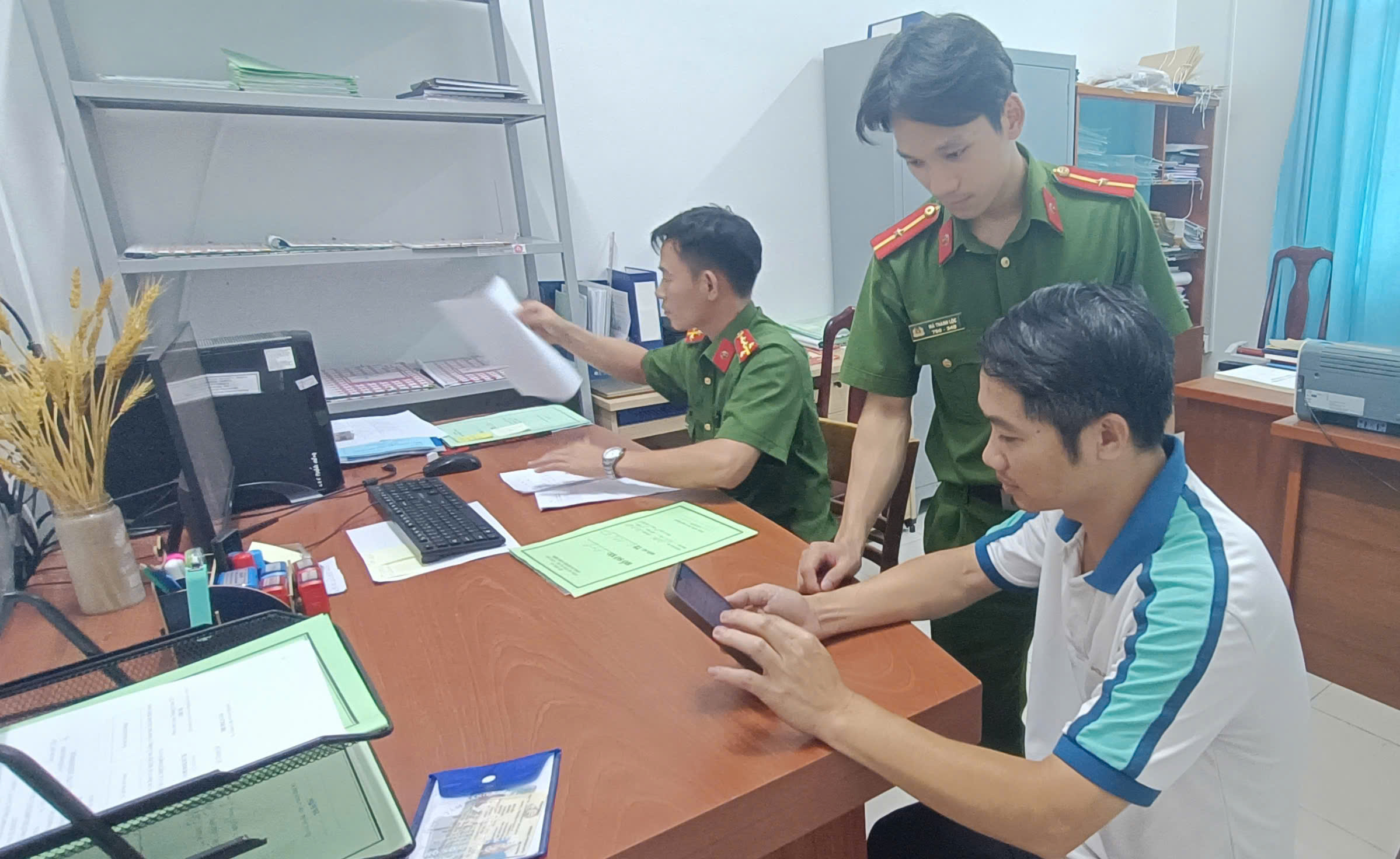 Ngành công an đẩy mạnh số hóa thủ tục hành chính