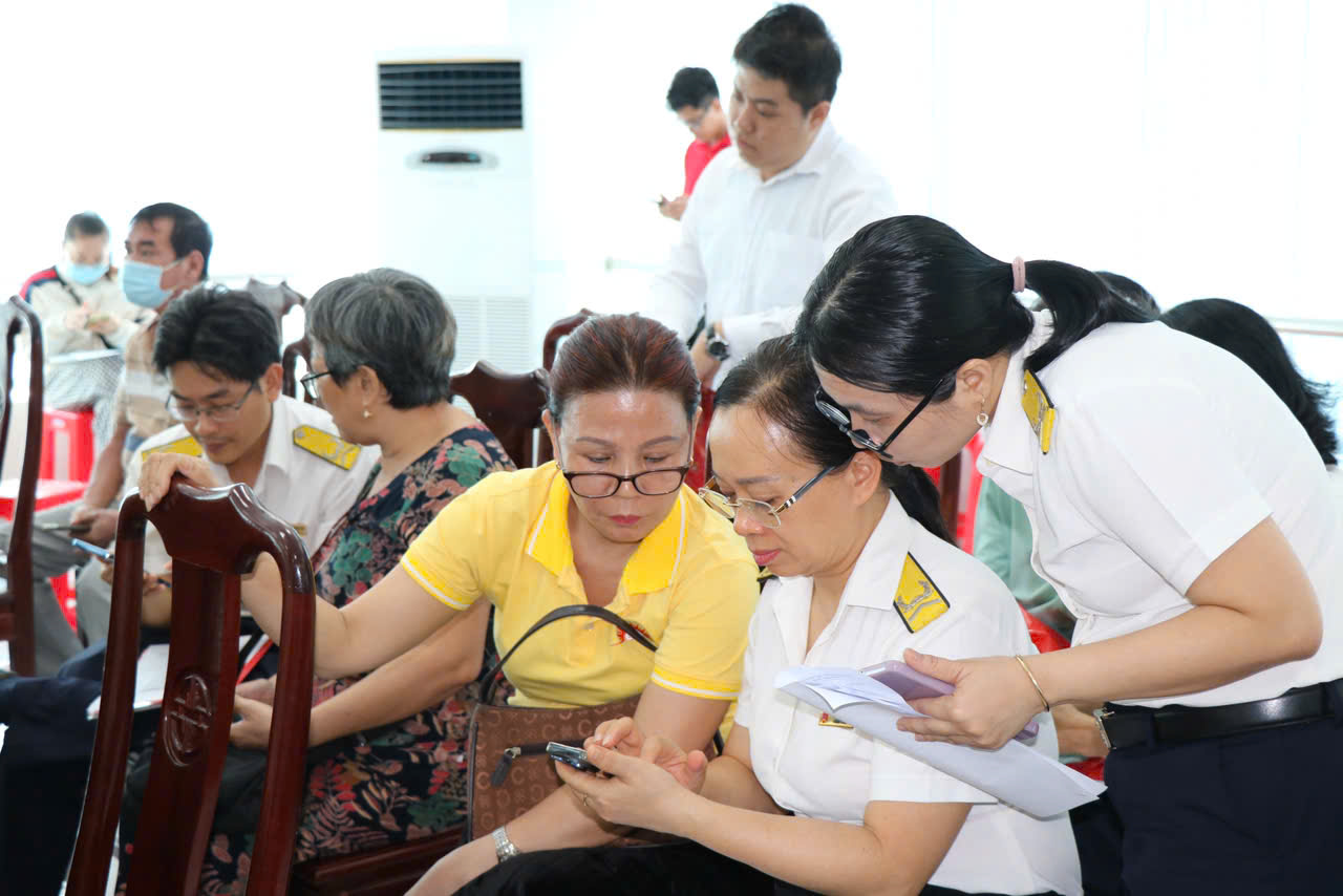 Ứng dụng eTax Mobile trong lĩnh vực thuế: Lợi cả đôi đường