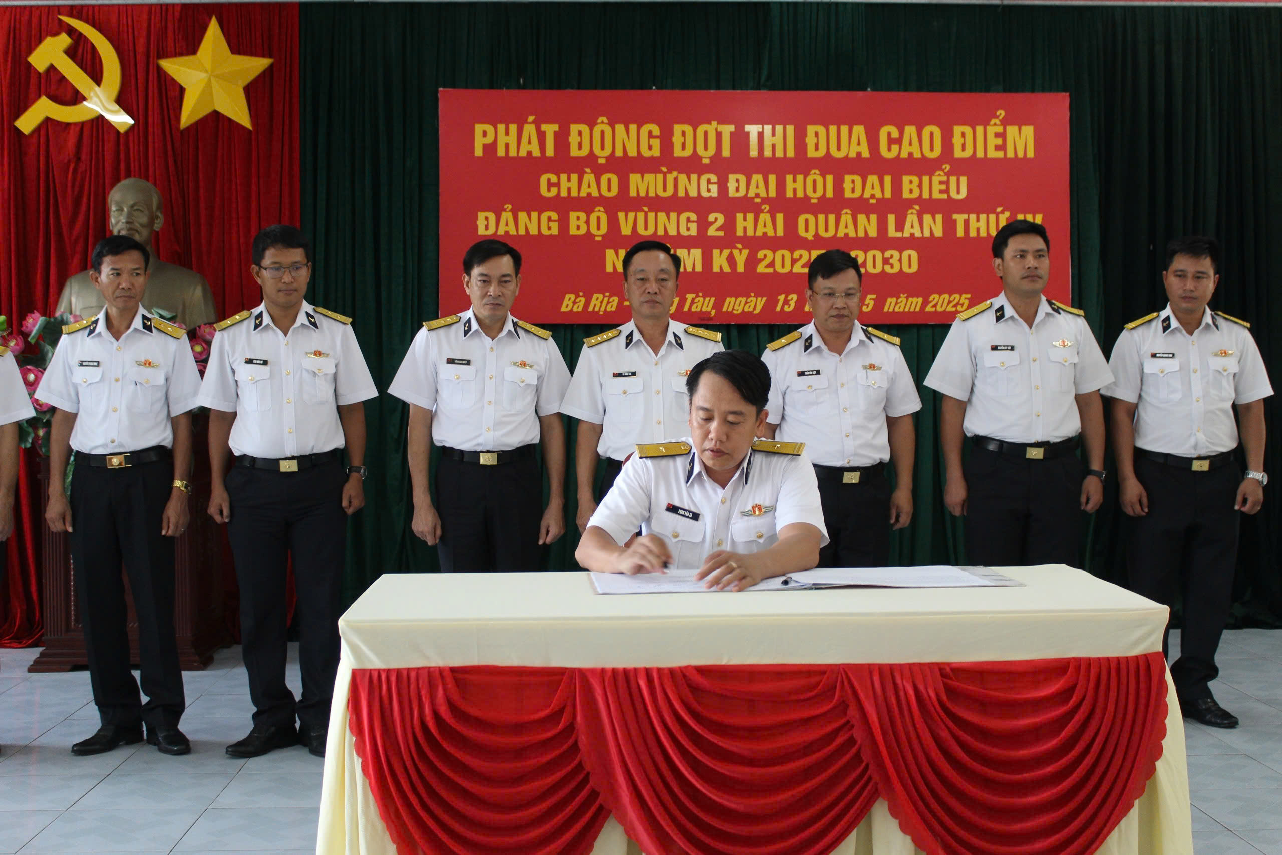 Thi đua cao điểm 30 ngày đêm hành động kiểu mẫu