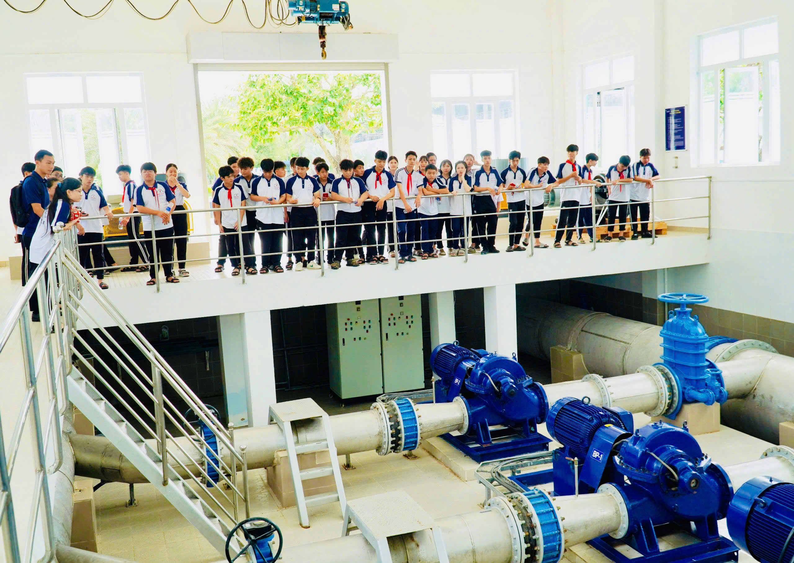 420 học sinh tham quan, trải nghiệm nghề nghiệp
