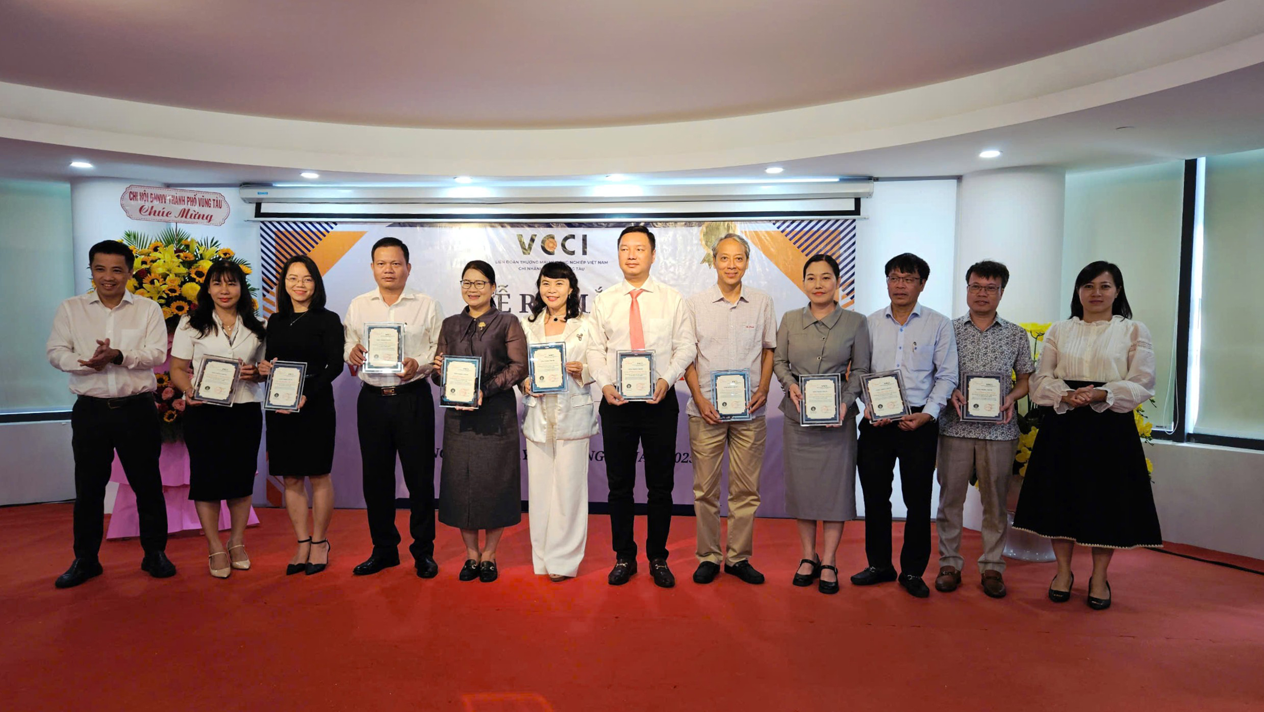 VCCI ra mắt Tổ chuyên gia góp ý chính sách và tư vấn pháp lý