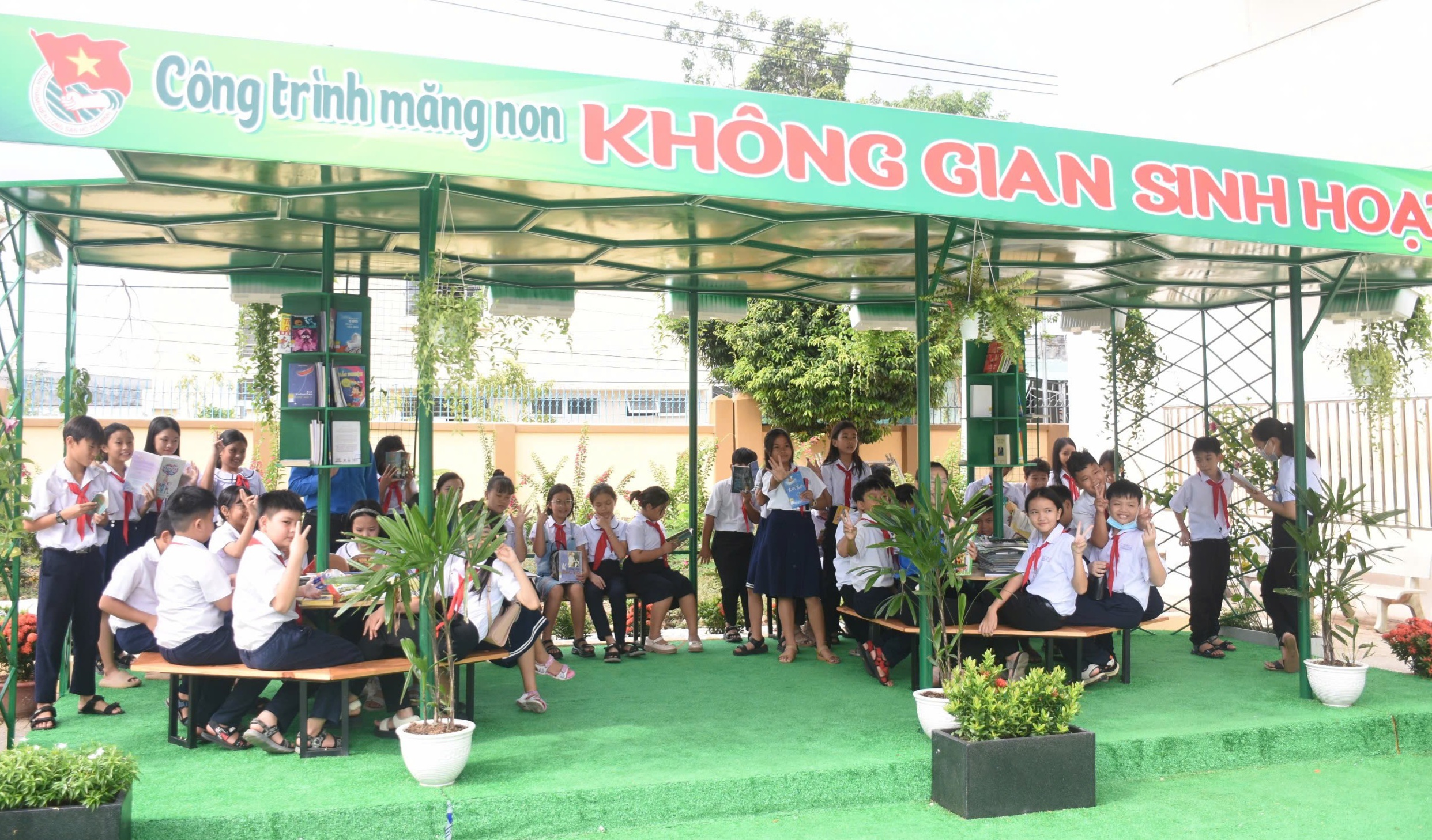 Bàn giao công trình măng non Không gian sinh hoạt Đội