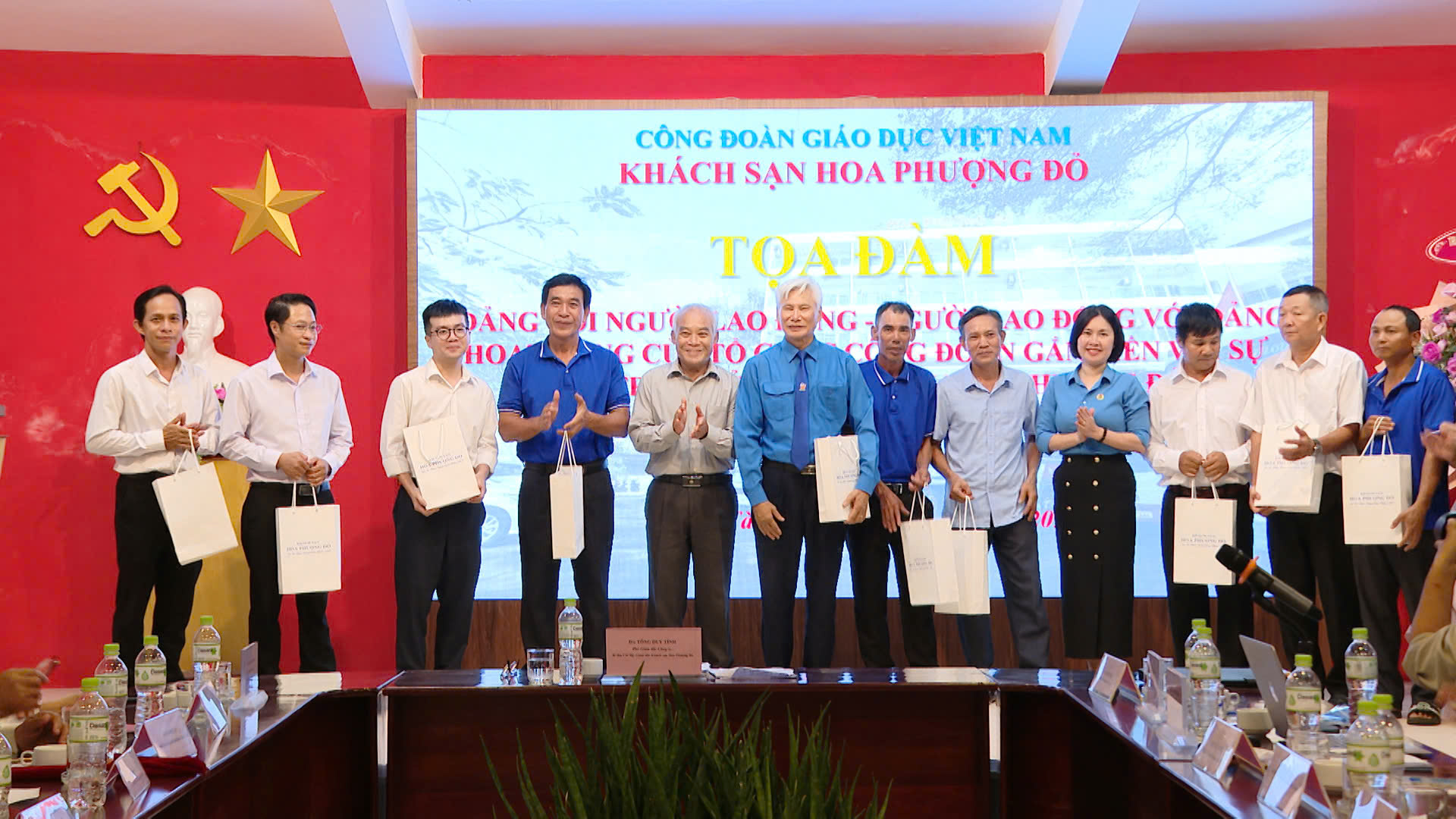 Tọa đàm Đảng với người lao động - Người lao động với Đảng