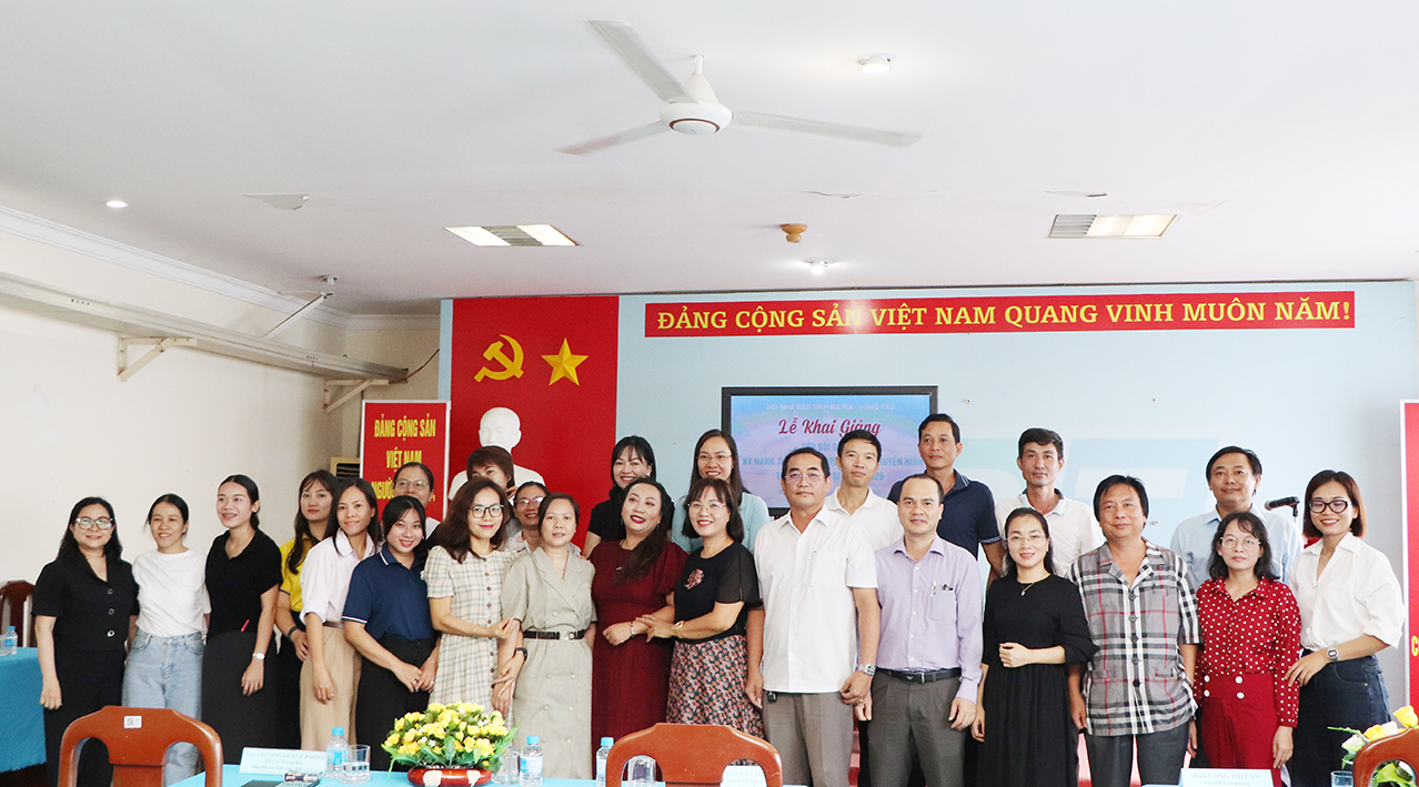 Bồi dưỡng kỹ năng thực hiện chương trình truyền hình thực tế hiện đại cho hơn 20 nhà báo