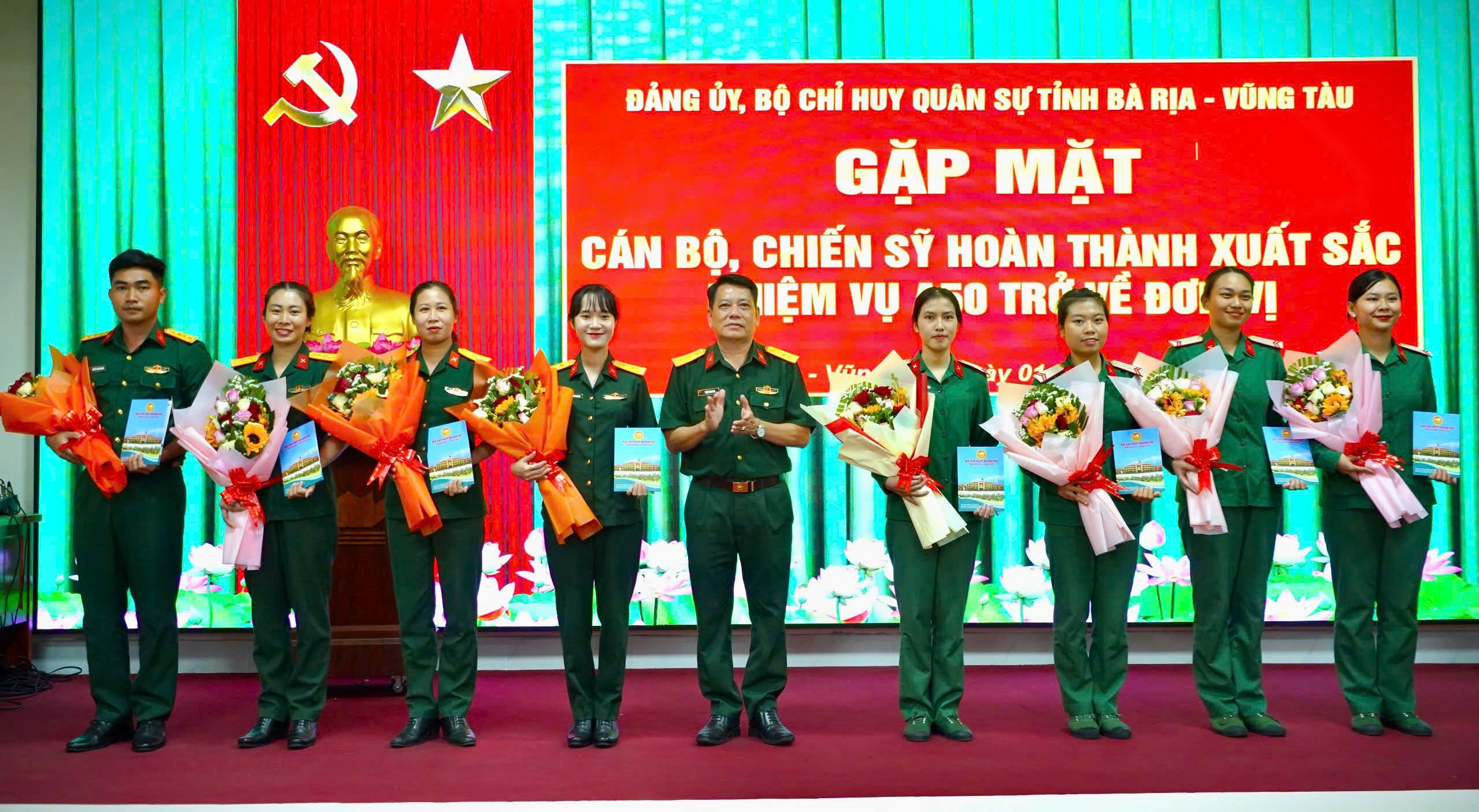 Bộ CHQS tỉnh biểu dương các cán bộ, chiến sĩ vừa hoàn thành niệm vụ A50.