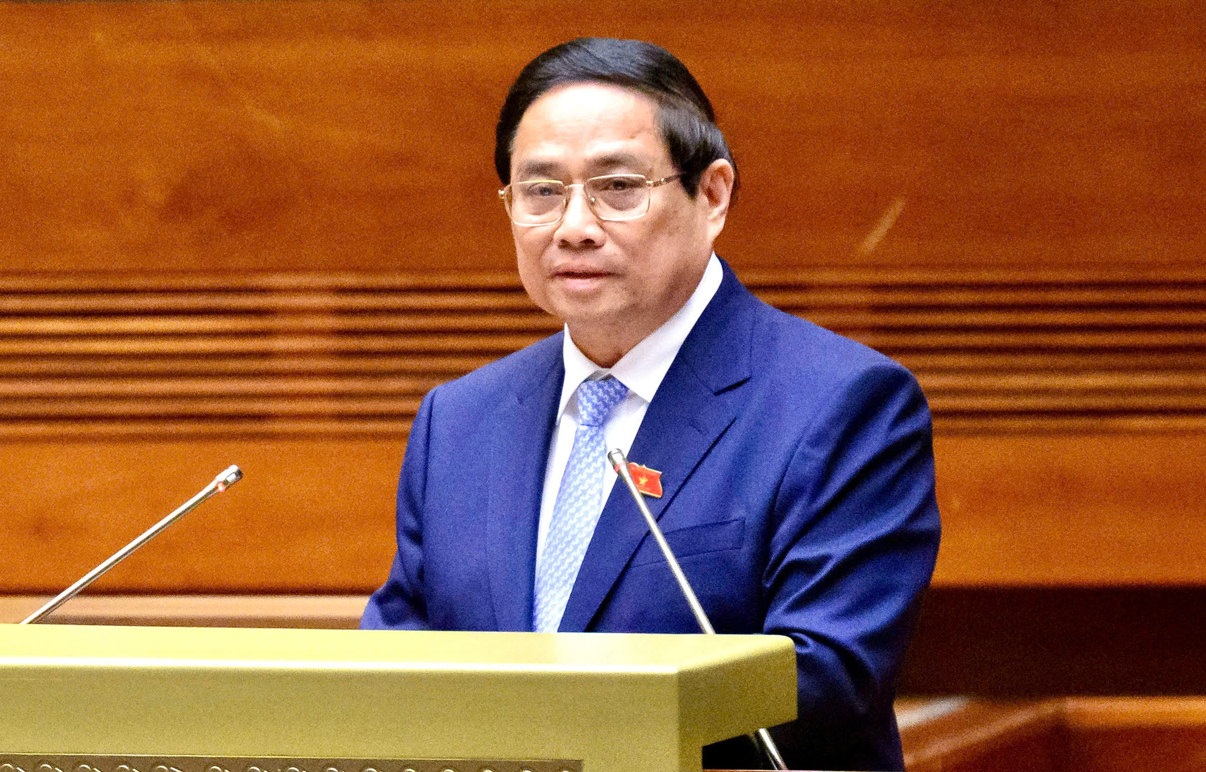 Thủ tướng Chính phủ Phạm Minh Chính trình bày Báo cáo đánh giá bổ sung kết quả thực hiện kế hoạch phát triển kinh tế - xã hội và ngân sách nhà nước năm 2024; tình hình thực hiện kế hoạch phát triển kinh tế - xã hội và ngân sách nhà nước những tháng đầu năm 2025.