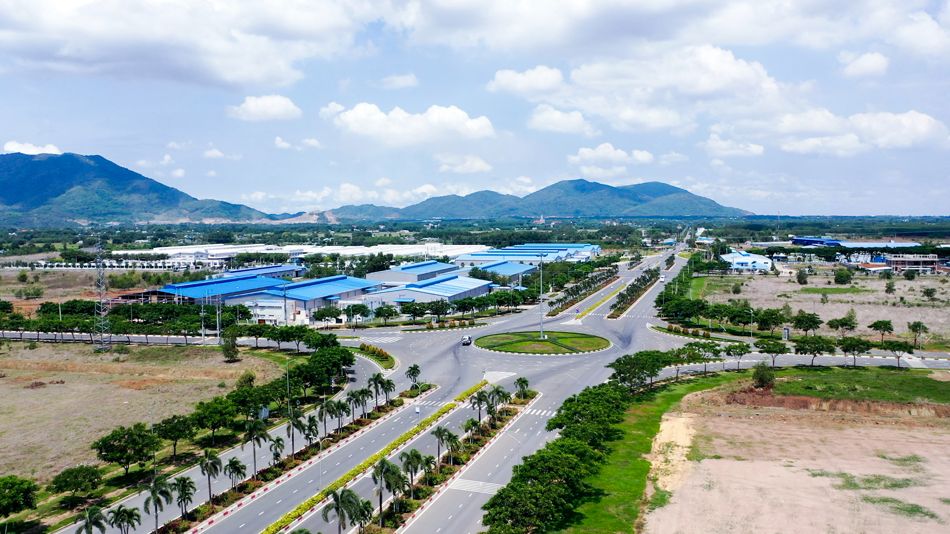 Hiện nay, toàn tỉnh có 13 KCN đang hoạt động và 4 KCN đã được chấp thuận chủ trương đầu tư. Trong ảnh: Một góc KCN Sonadez, huyện Châu Đức.