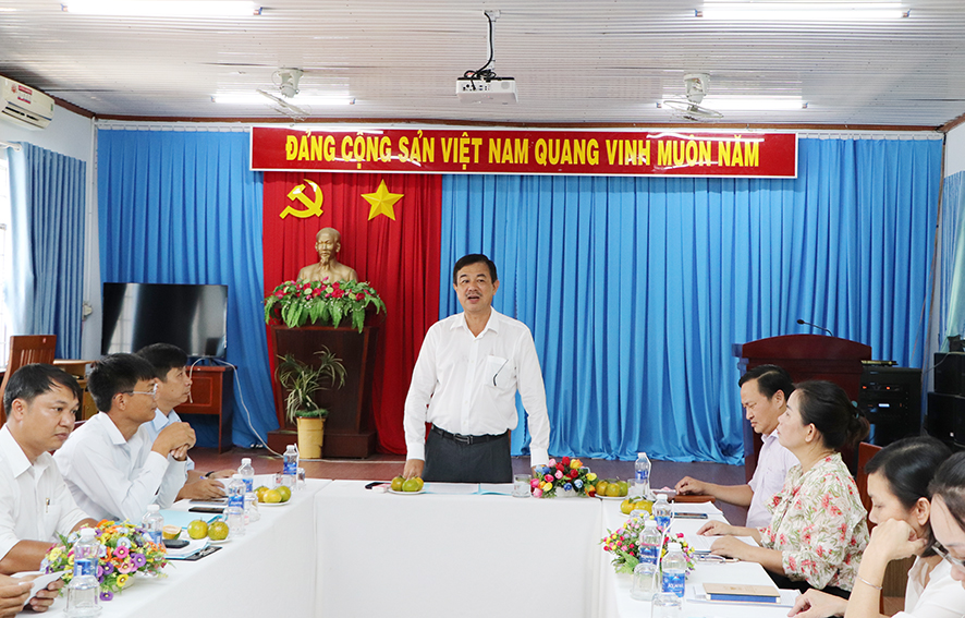 Phó Chủ tịch UBMTTQ Việt Nam tỉnh Trịnh Hàng phát biểu tại buổi làm việc với UBMTTQ Việt Nam TP.Bà Rịa.