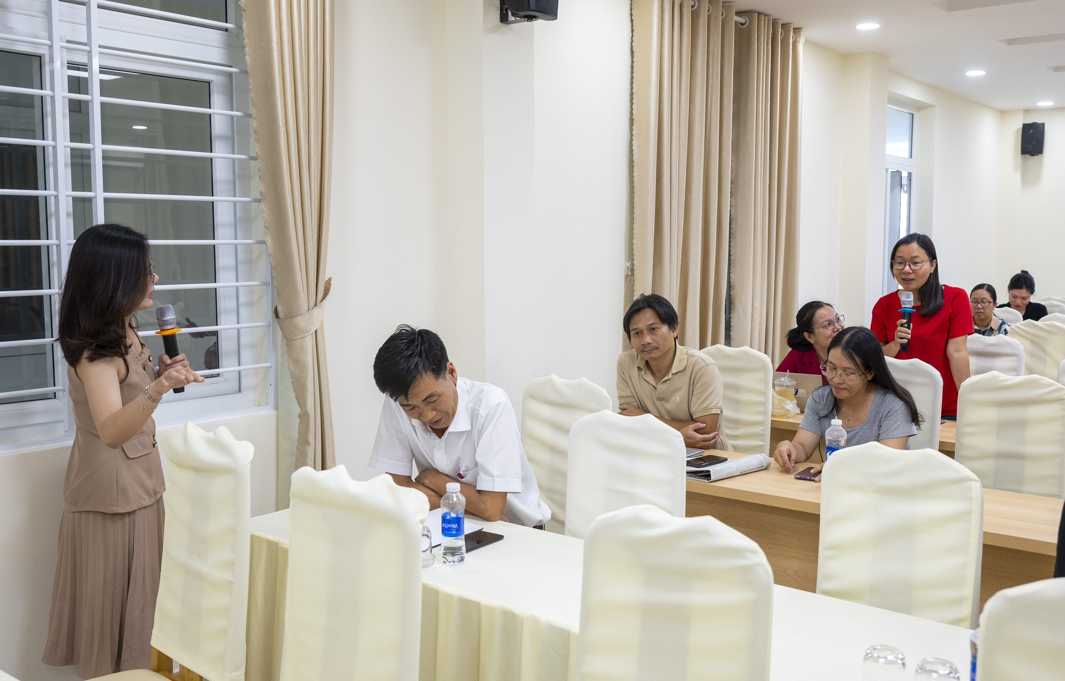 Lớp học dành nhiều thời lượng để giảng viên, học viên cùng thảo luận, trao đổi và làm các bài tập thực hành.