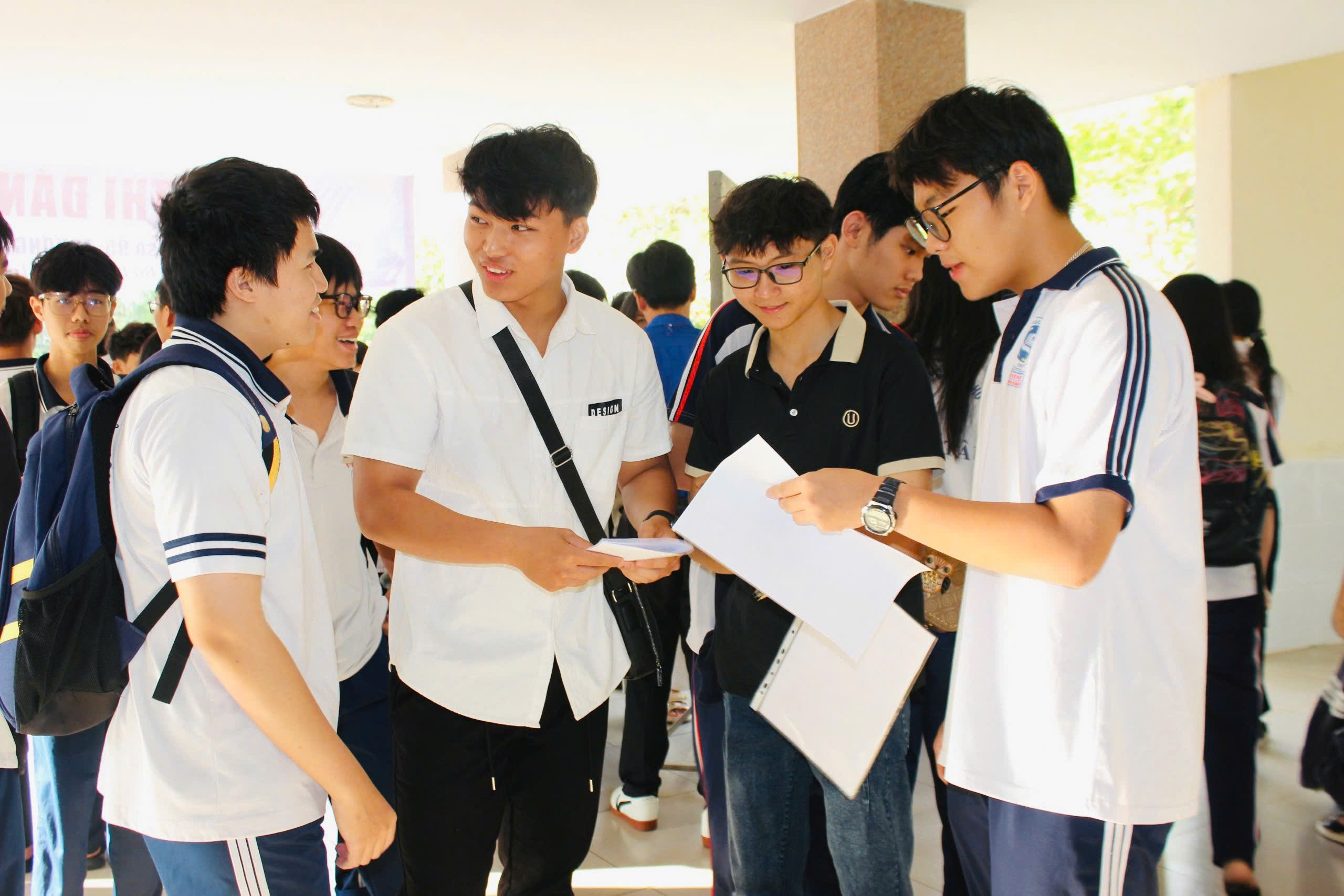 Thí sinh có thể tham dự cả 2 đợt thi để lấy kết quả cao hơn phục vụ cho việc xét tuyển Đại học.