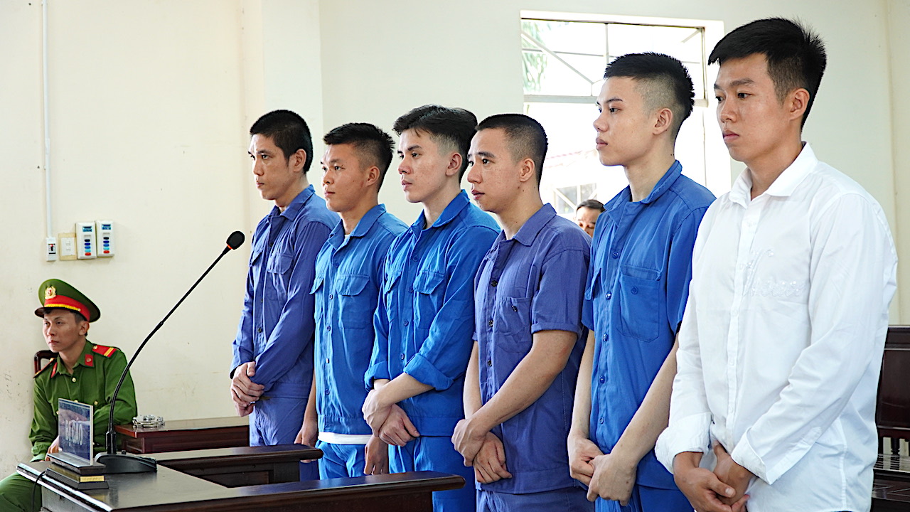 6 cựu cầu thủ tại phiên xét xử.