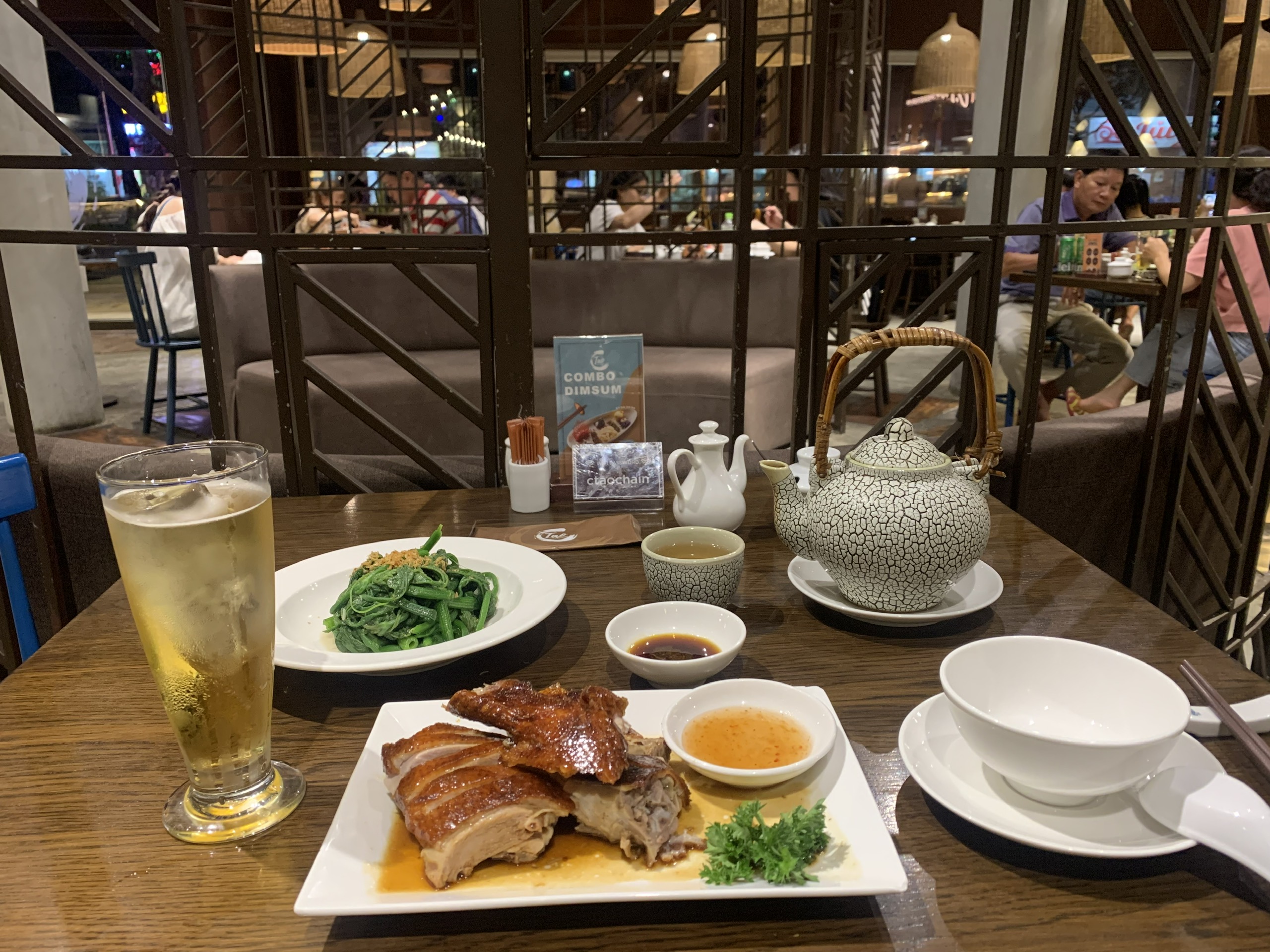 Món vịt quay Bắc Kinh tại nhà hàng C.TAO.