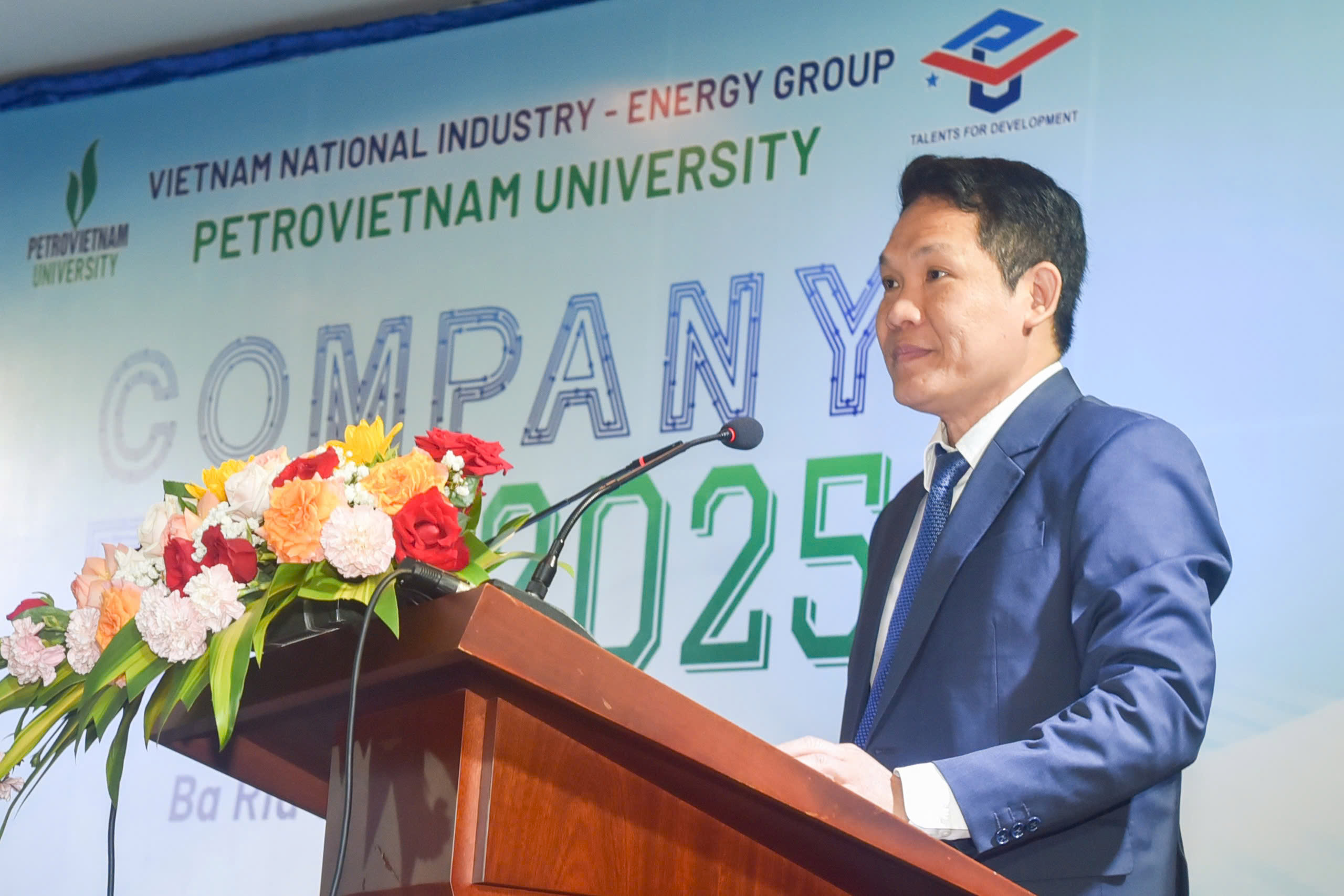 TS. Phan Minh Quốc Bình, Hiệu trưởng PVU khẳng định vai trò của PVU trong đào tạo nguồn nhân lực ngành dầu khí.