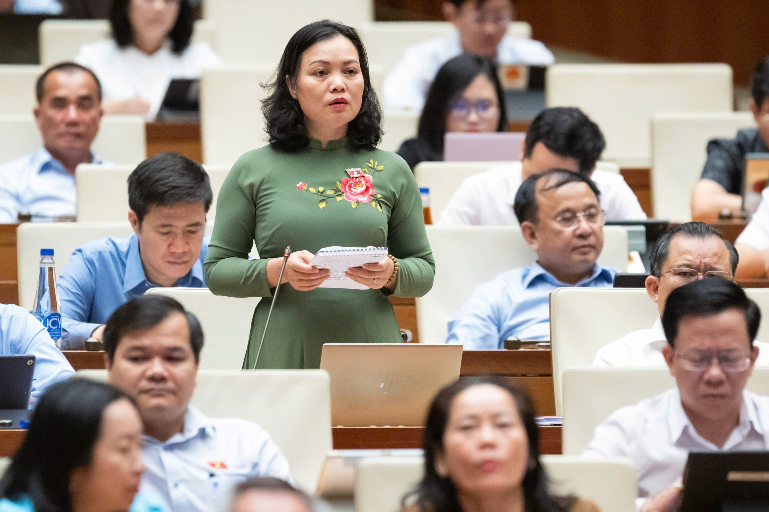 Đại biểu Huỳnh Thị Phúc, Phó trưởng Đoàn đại biểu Quốc hội tỉnh: “Tăng cường xử lý vi phạm, bảo vệ sức khỏe và niềm tin của người tiêu dùng