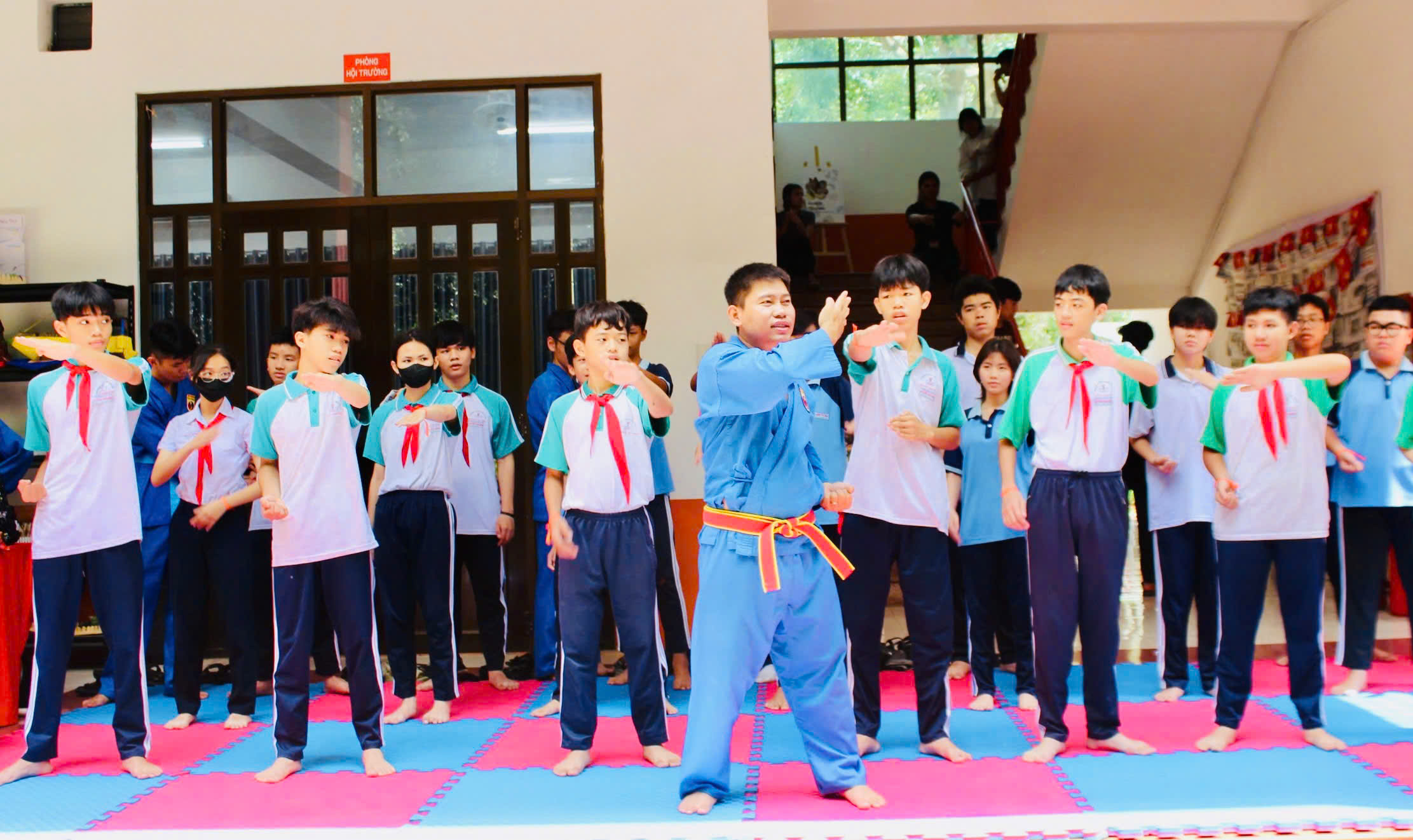 Học sinh trải nghiệm làm SV tại Trường CĐ FPT Polytechnic.