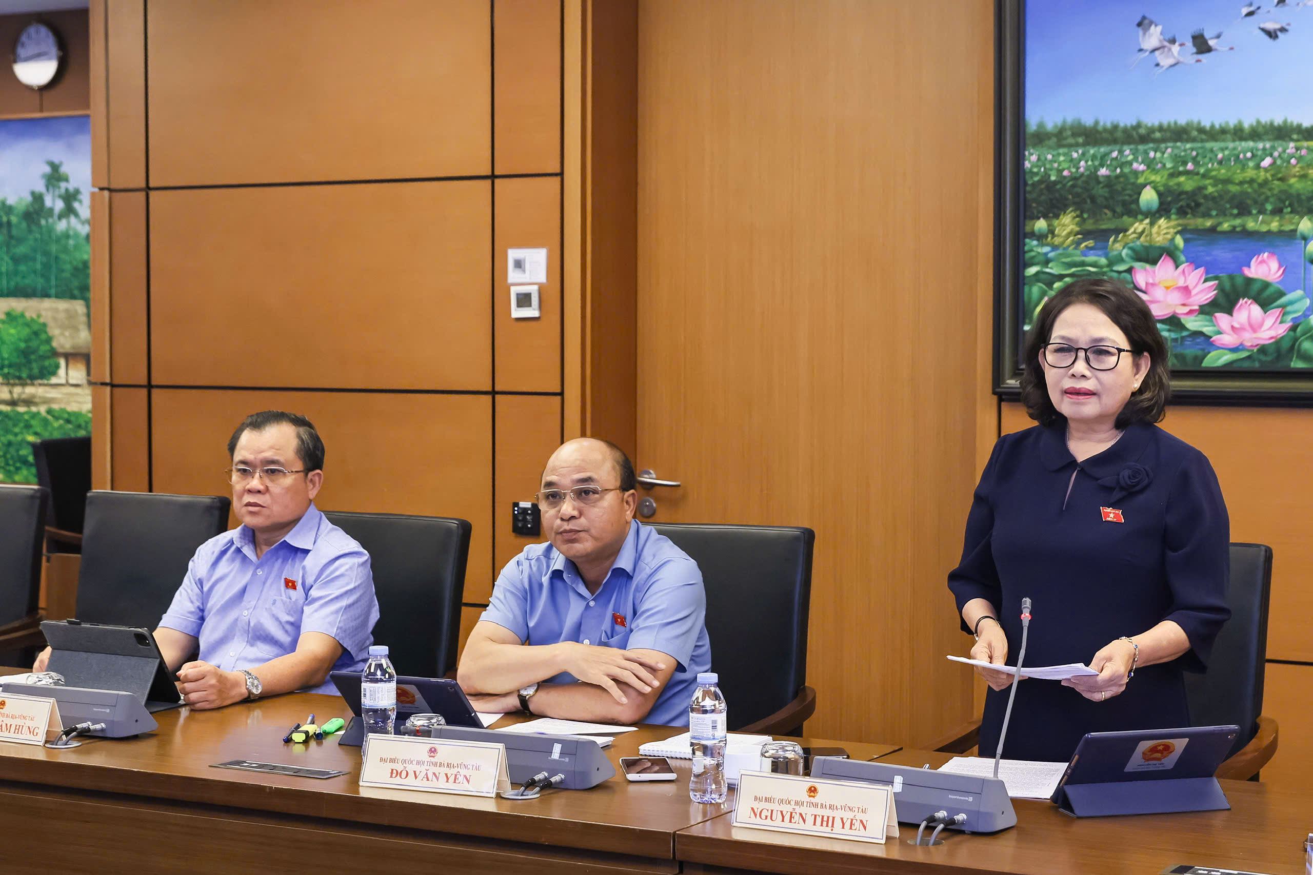 Đại biểu Nguyễn Thị Yến: “Sửa luật để bắt kịp chuyển đổi số và tăng tính khả thi trong xử lý vi phạm hành chính”.