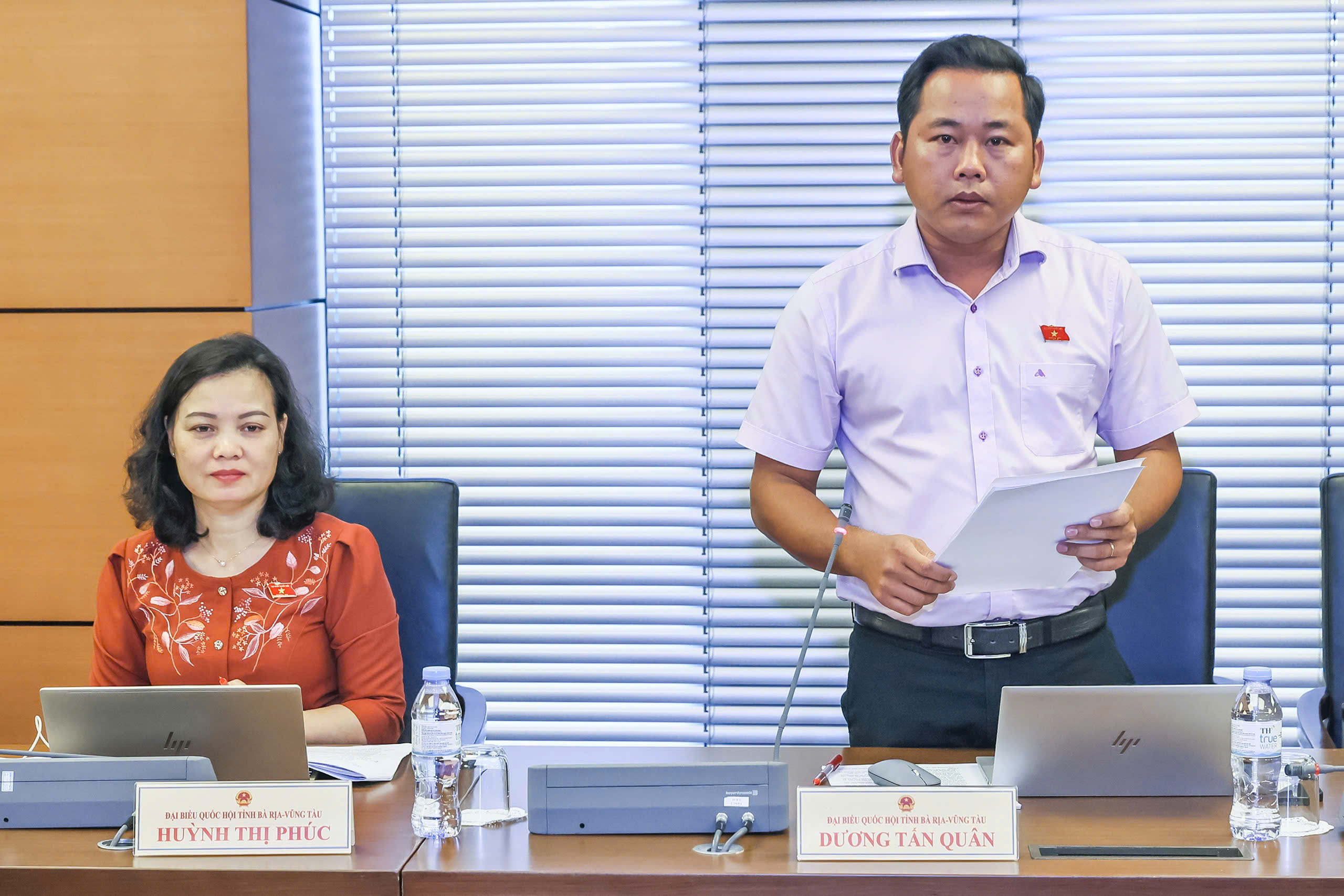 Đại biểu Dương Tấn Quân: “Văn bản quy phạm pháp luật phải vững chắc từ gốc, tránh lạm dụng rút gọn và bảo đảm trách nhiệm phản biện”.