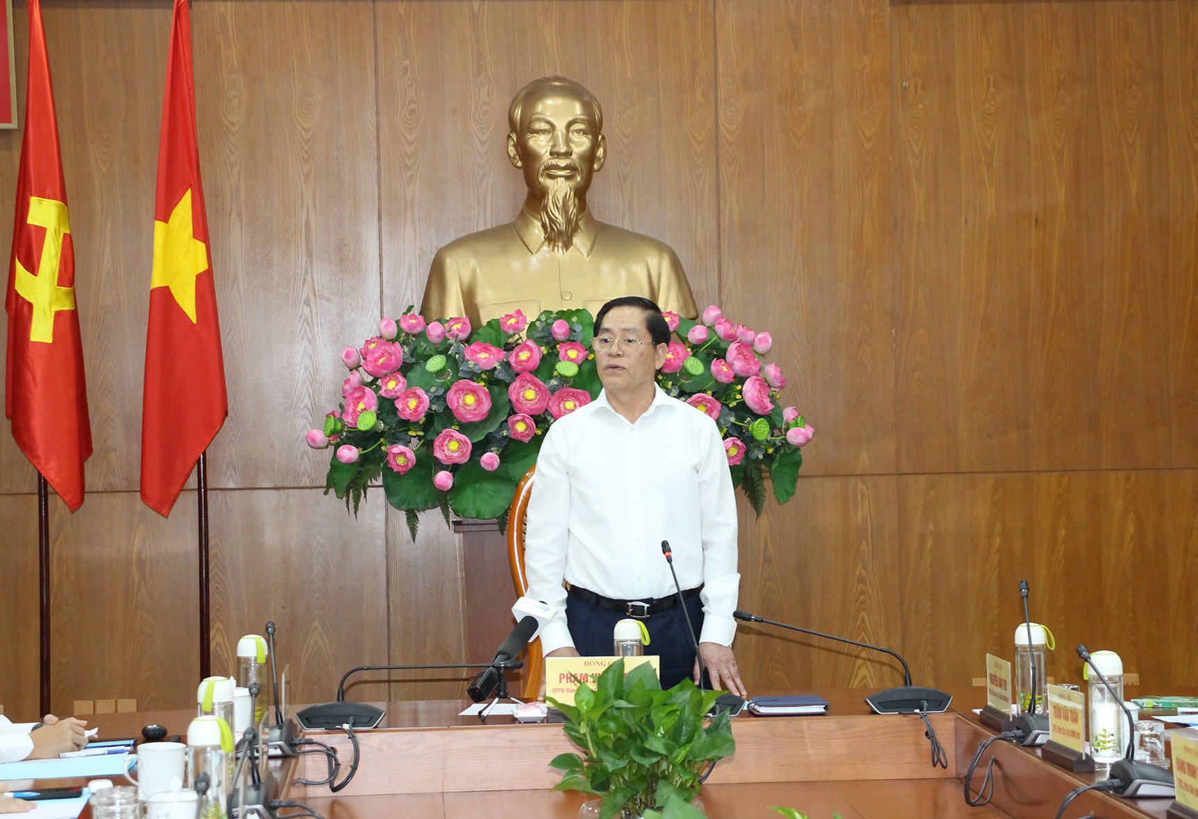 Bí thư Tỉnh ủy Phạm Viết Thanh phát biểu kết luận tại buổi làm việc.