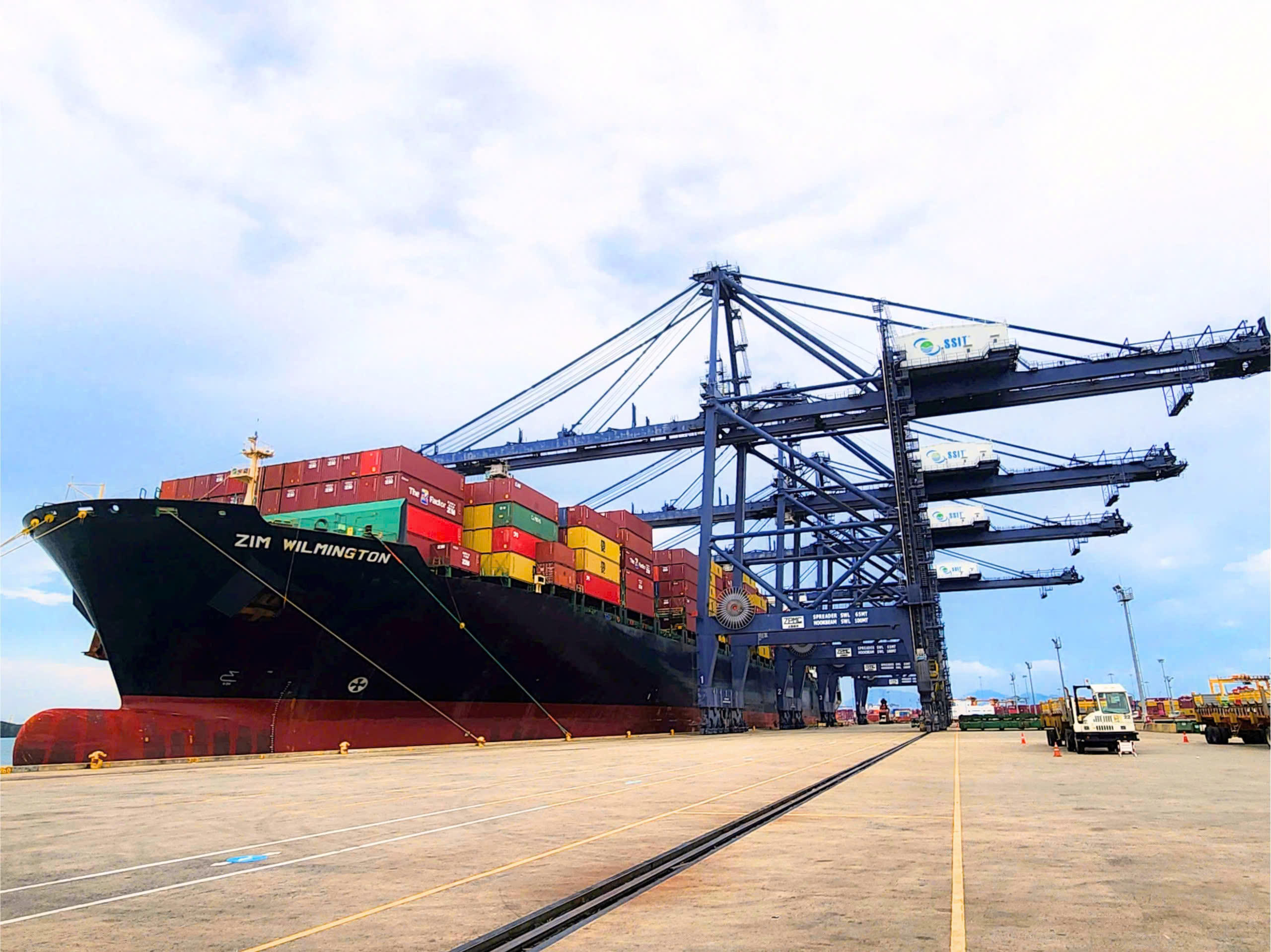 Tàu ZIM WILMINGTON cập cảng SSIT.