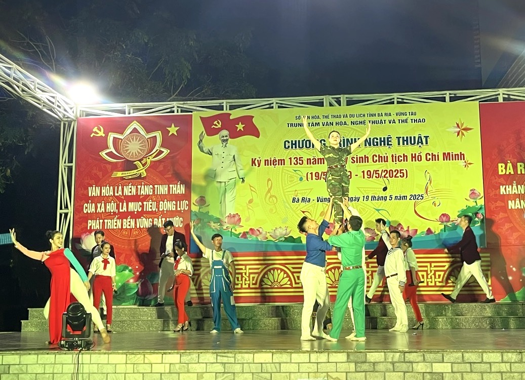 Tiết mục trong chương trình nghệ thuật 