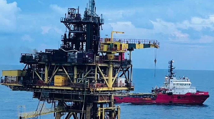 Ứng phó kịp thời sự cố cháy tại giàn khoan Sông Đốc