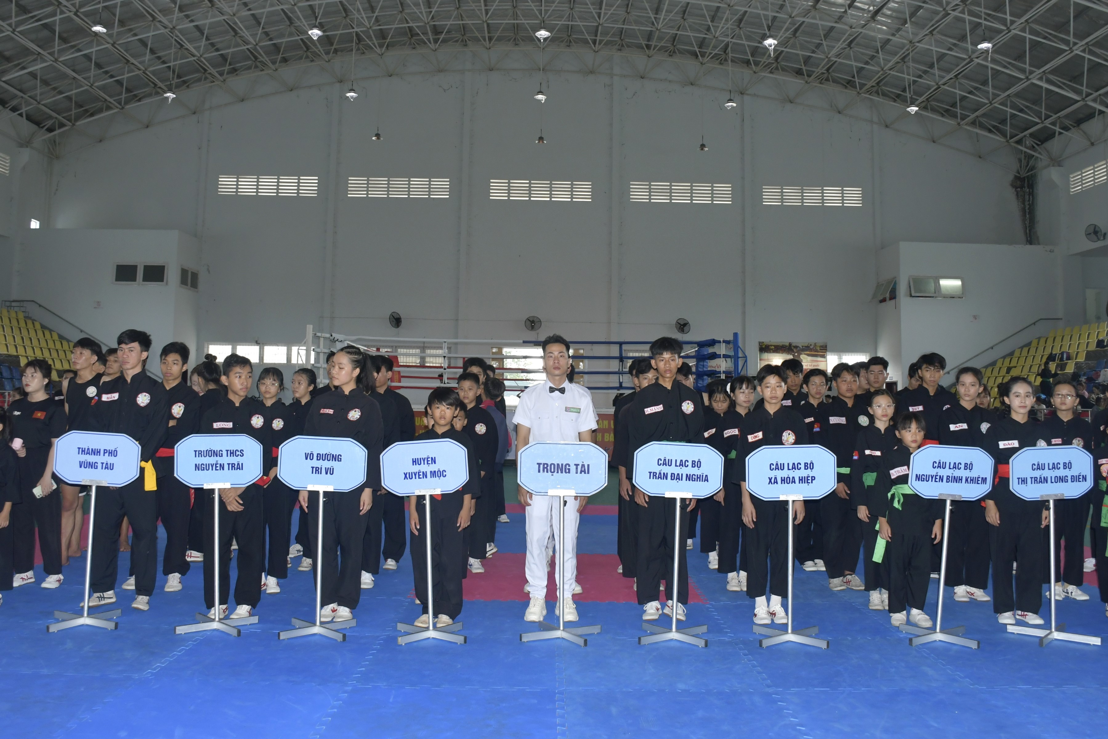 Giải đấu thu hút hơn 250 VĐV đến từ các CLB trong toàn tỉnh tham dự.