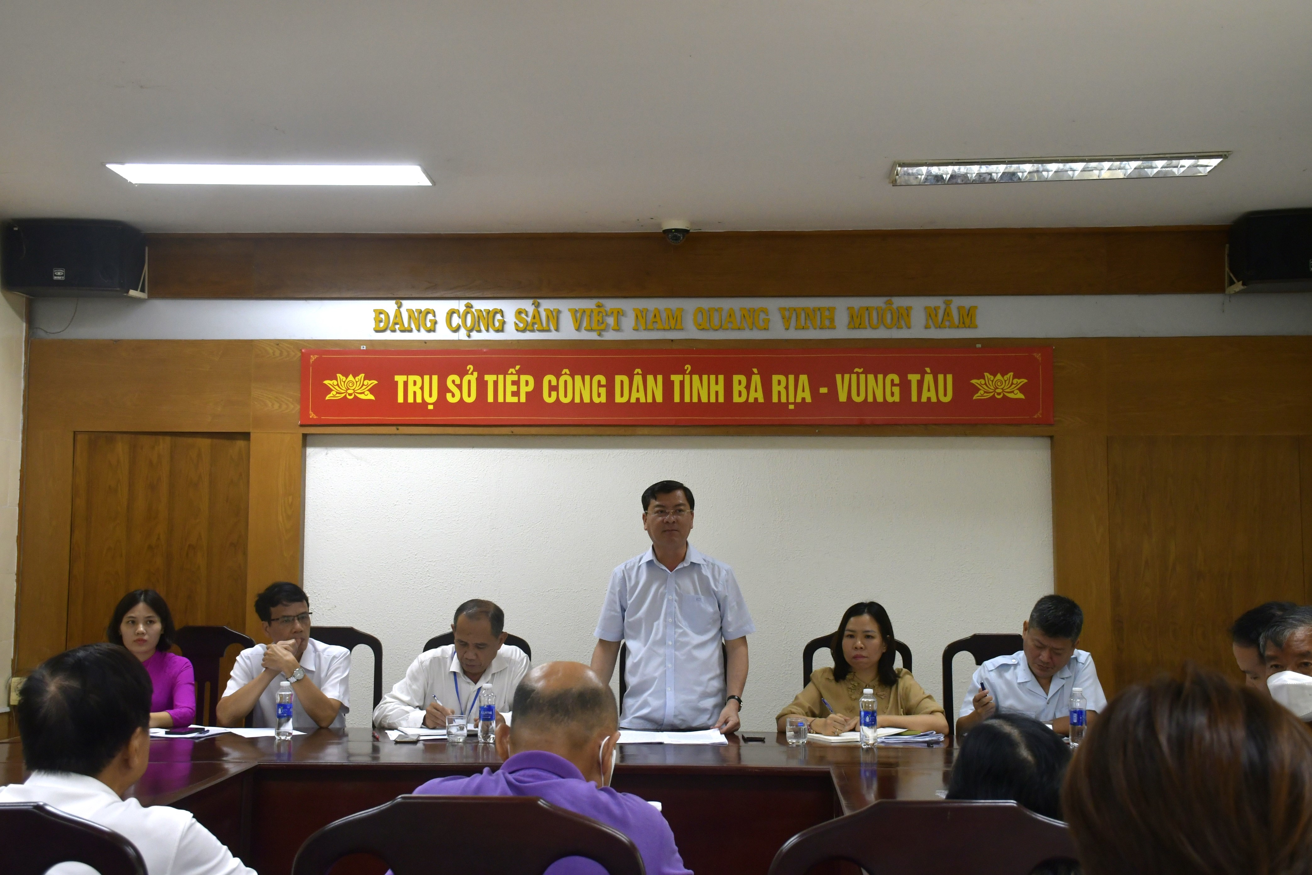 Ông Nguyễn Công Vinh, Phó Chủ tịch UBND tỉnh phát biểu tại buổi tiếp công dân.