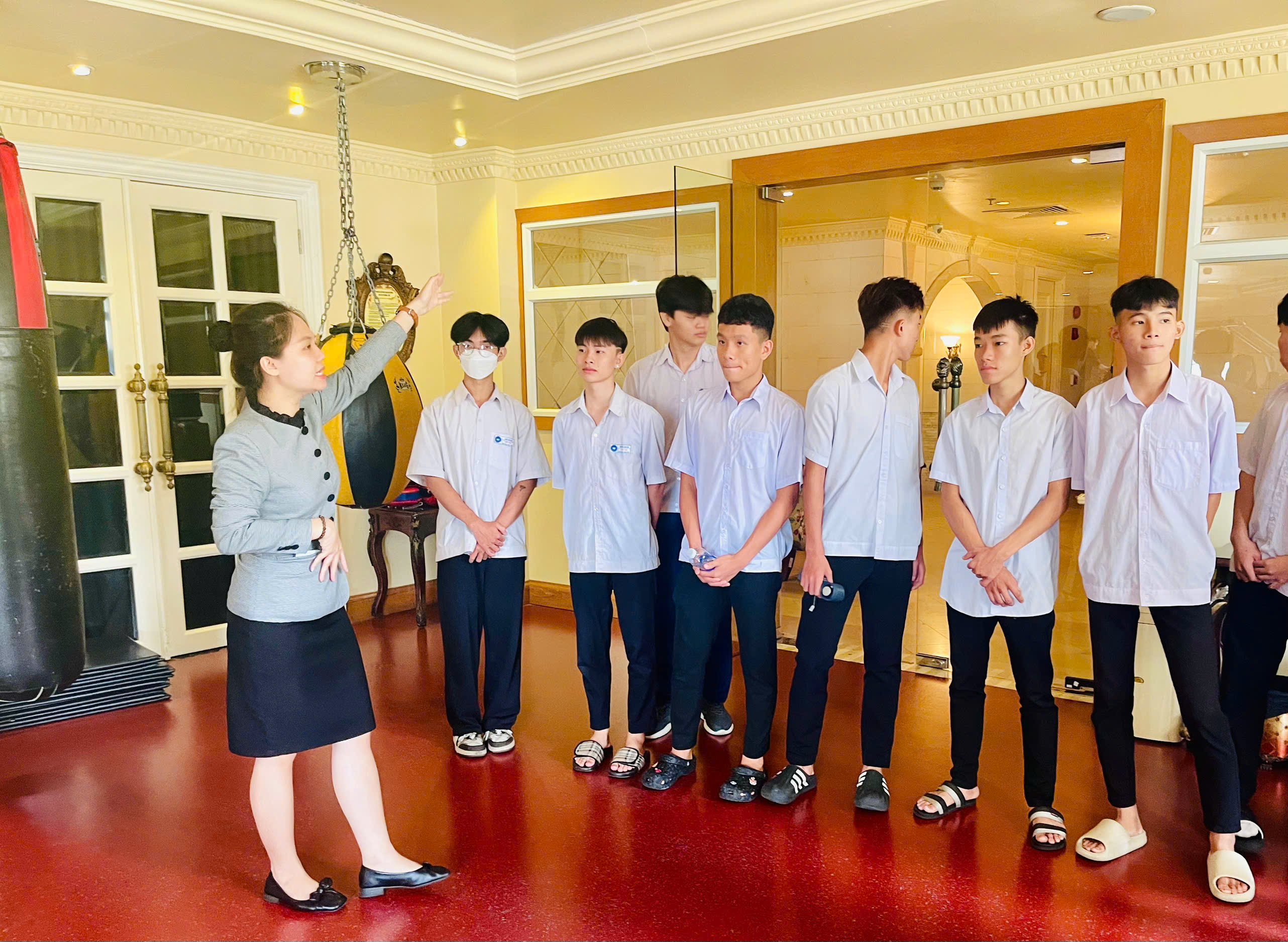 Đây là hoạt động hướng nghiệp sớm cho học sinh do Sở GD-ĐT tổ chức.