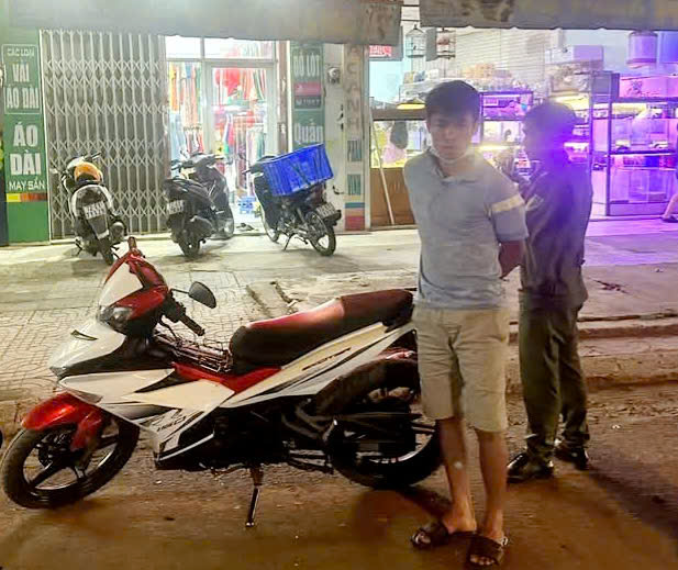 Đối tượng Sanh bị cơ quan công an bắt giữ. 